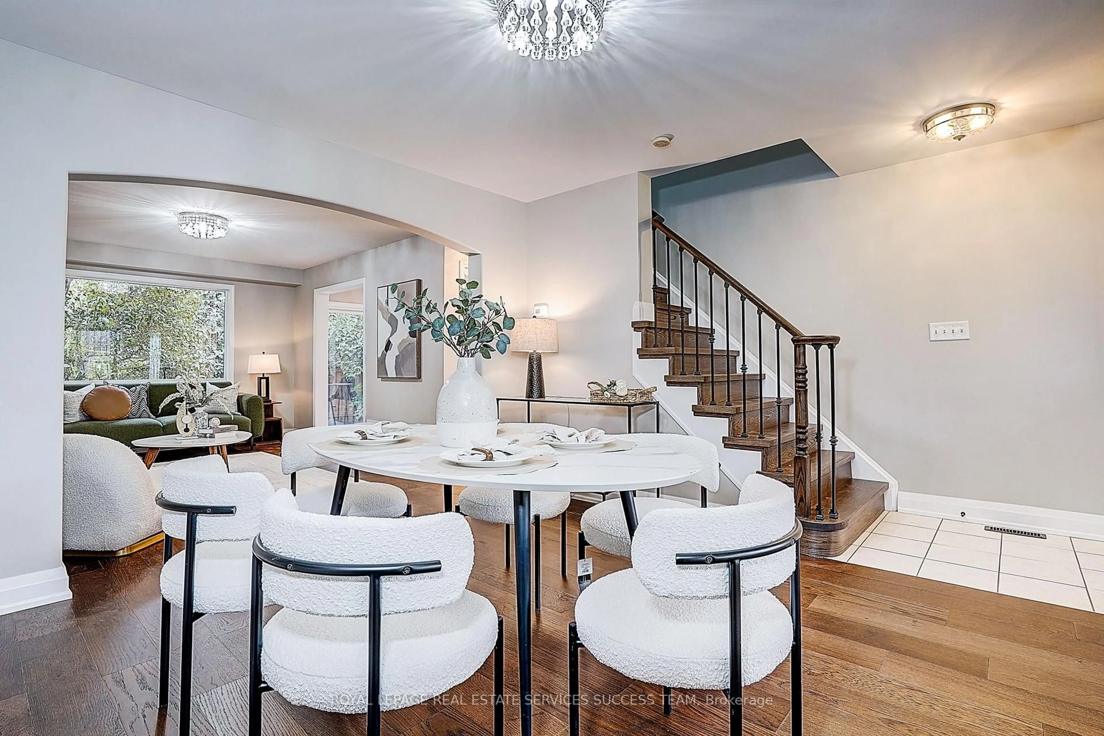 Dining room, unknown for 1652 Beaty Tr, Milton Ontario L9T 5Z7