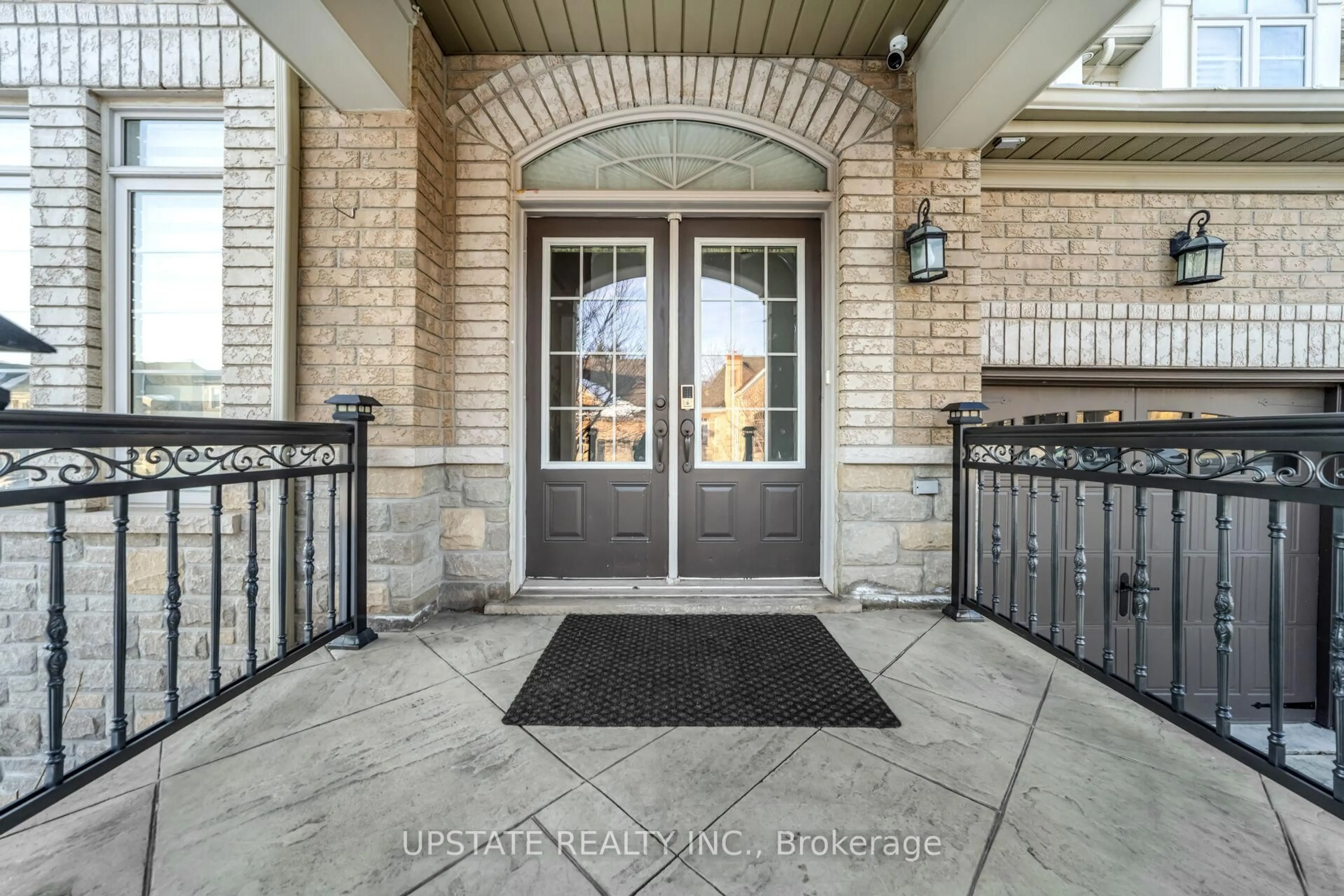 Indoor entryway for 12 Haywood Dr, Brampton Ontario L6X 0W1