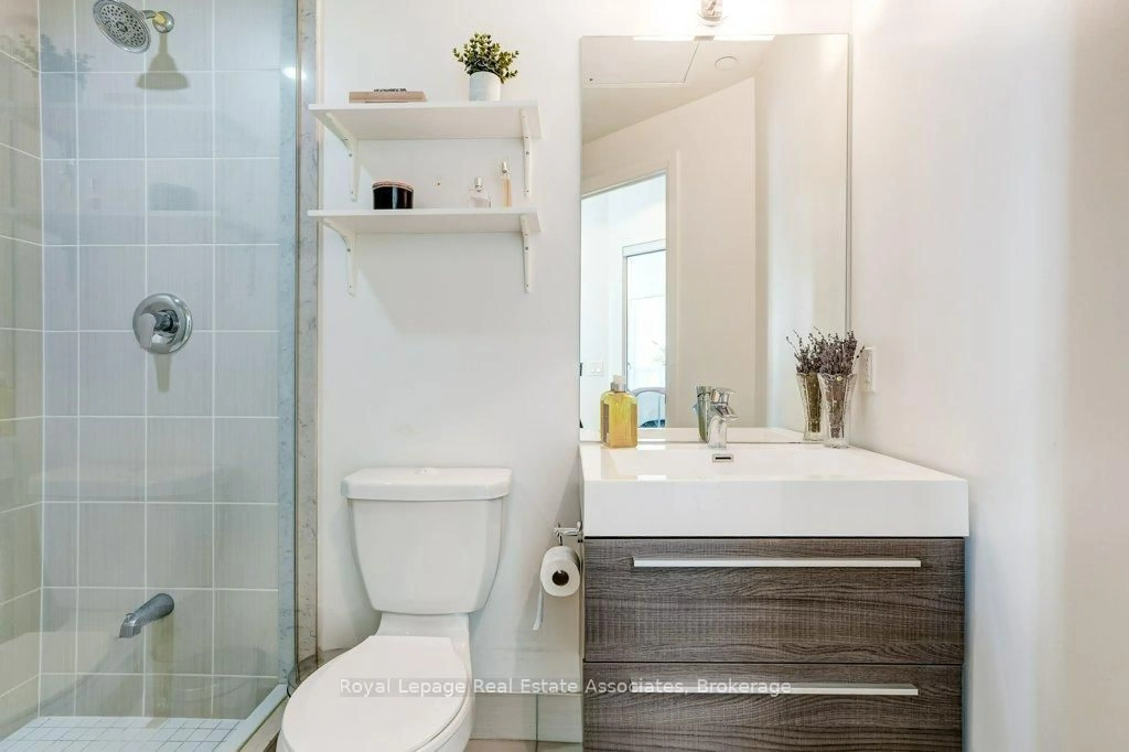 Standard bathroom, ceramic/tile floor for 15 Zorra St #209, Toronto Ontario M8Z 4Z6