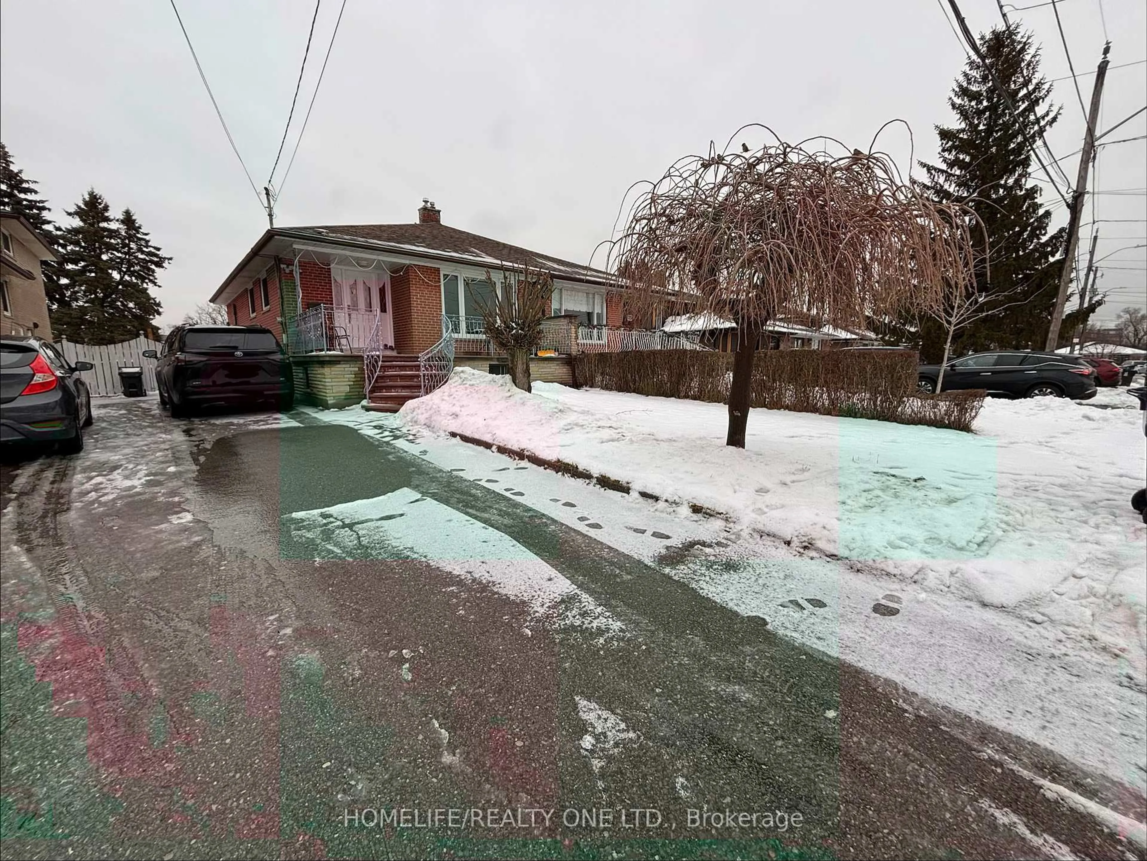 Blurry image for 77 Newlin Cres, Toronto Ontario M3L 1X5