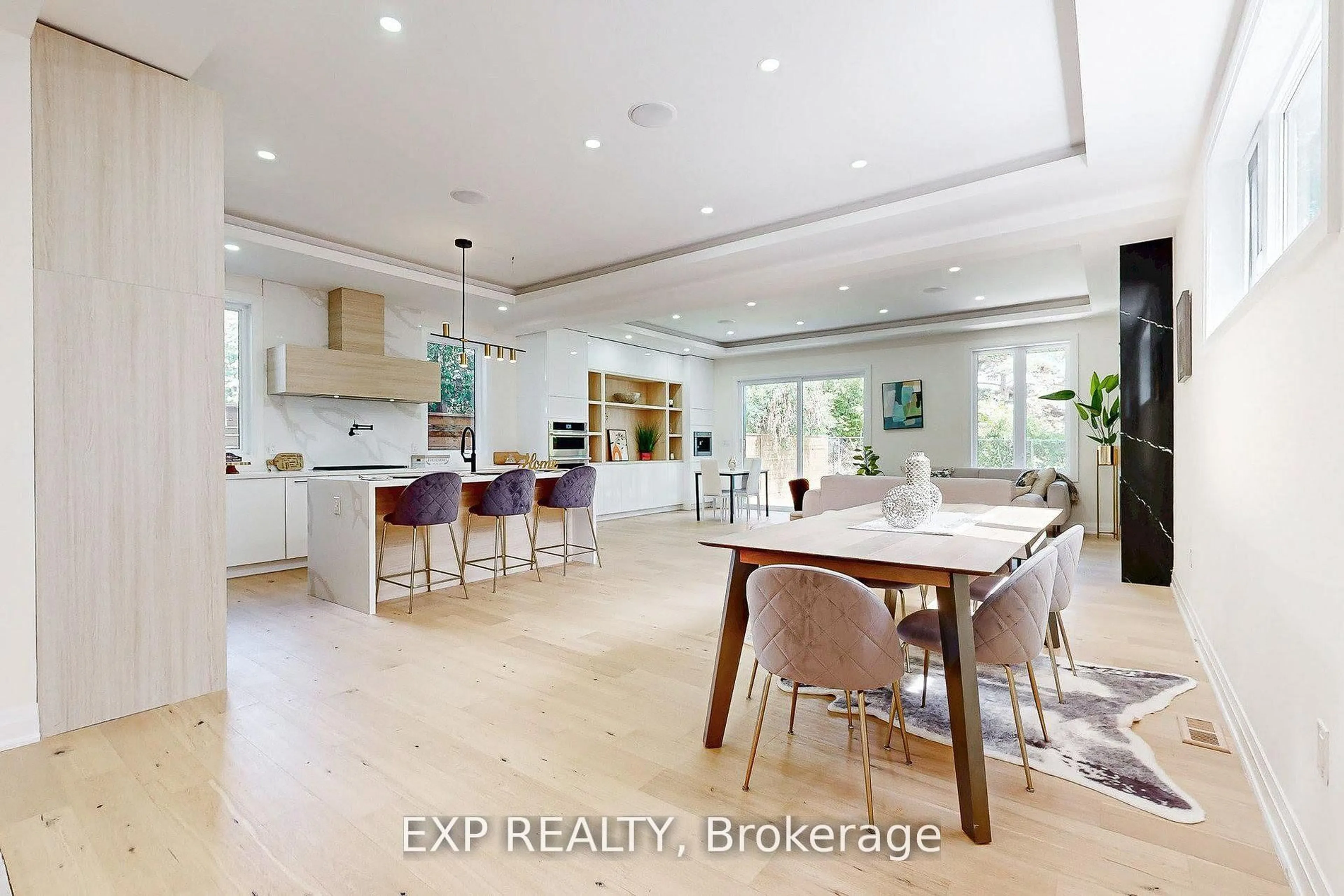 Open concept kitchen, unknown for 768 Montbeck Cres, Mississauga Ontario L5G 1P3