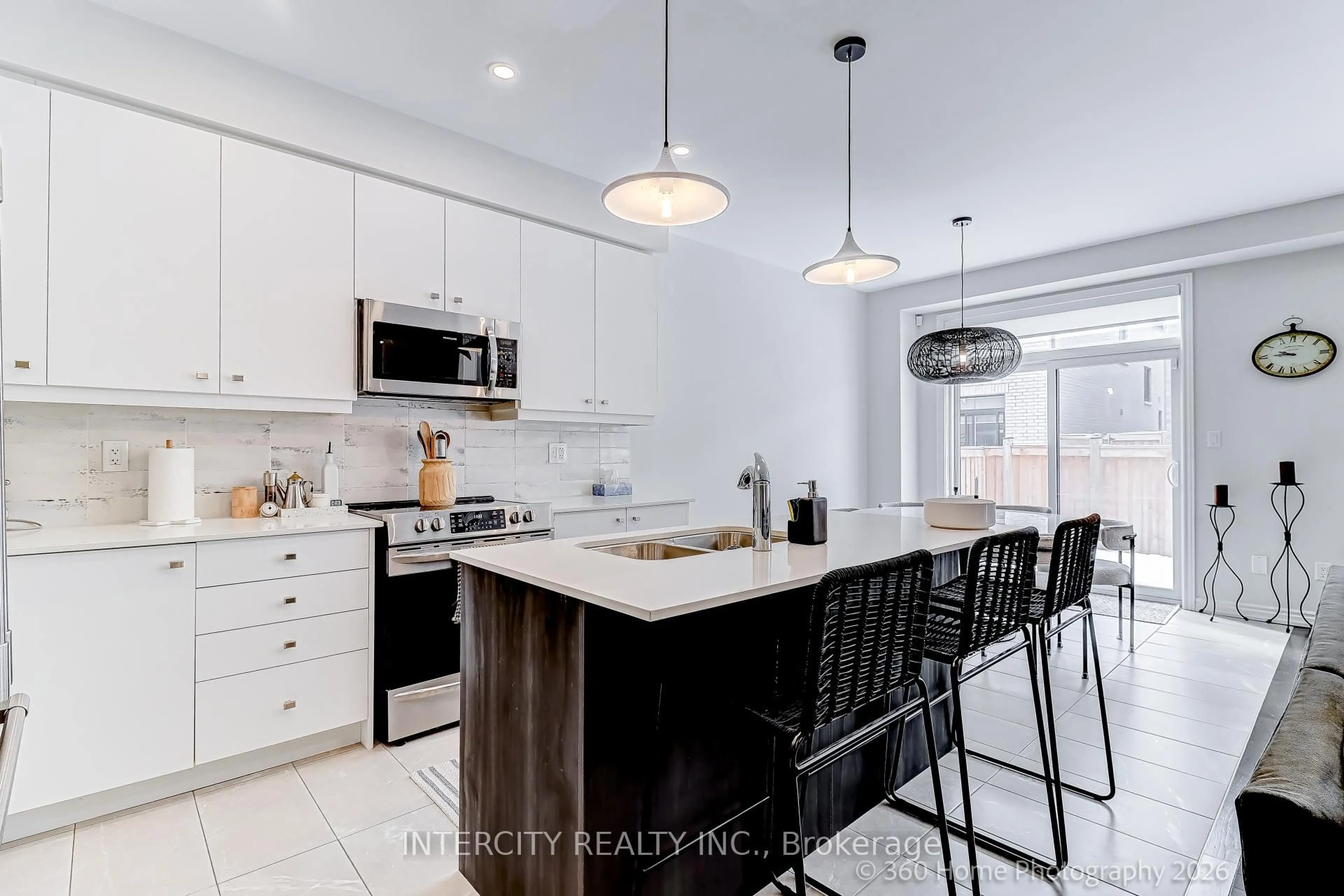 Open concept kitchen, ceramic/tile floor for 57 Purple Sage Dr, Brampton Ontario L6P 4P5