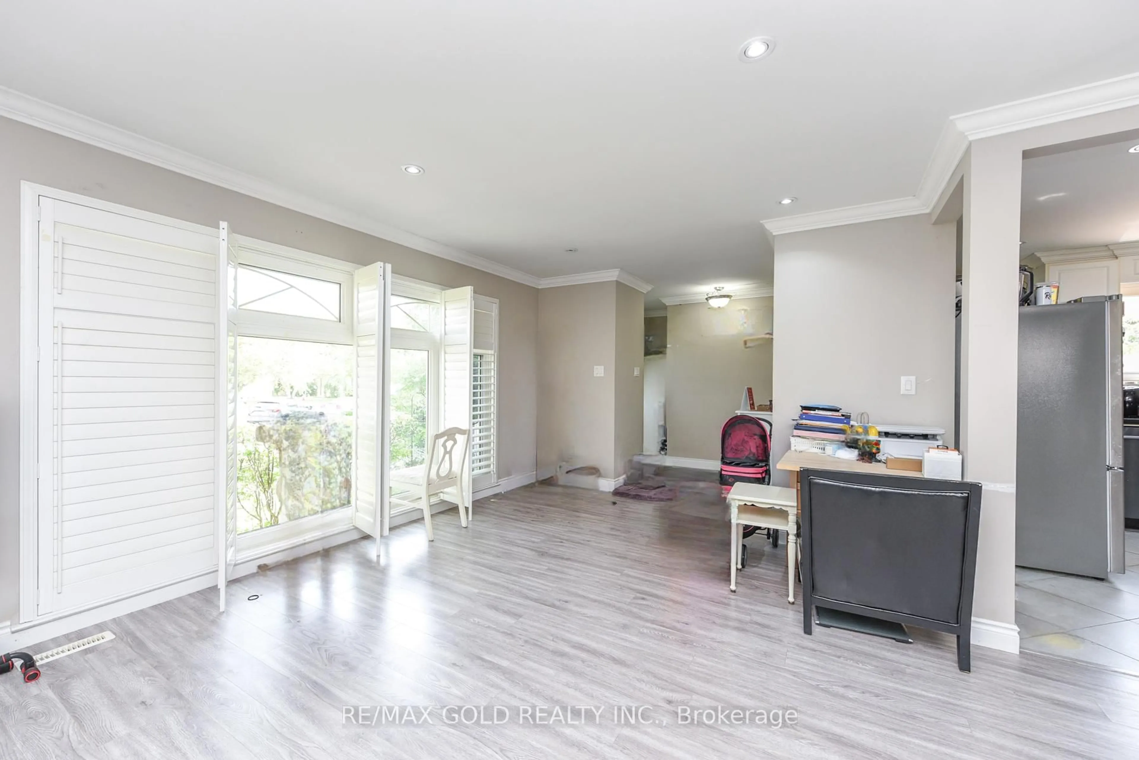 Unknown for 11 Dudley Pl, Brampton Ontario L6T 3C2