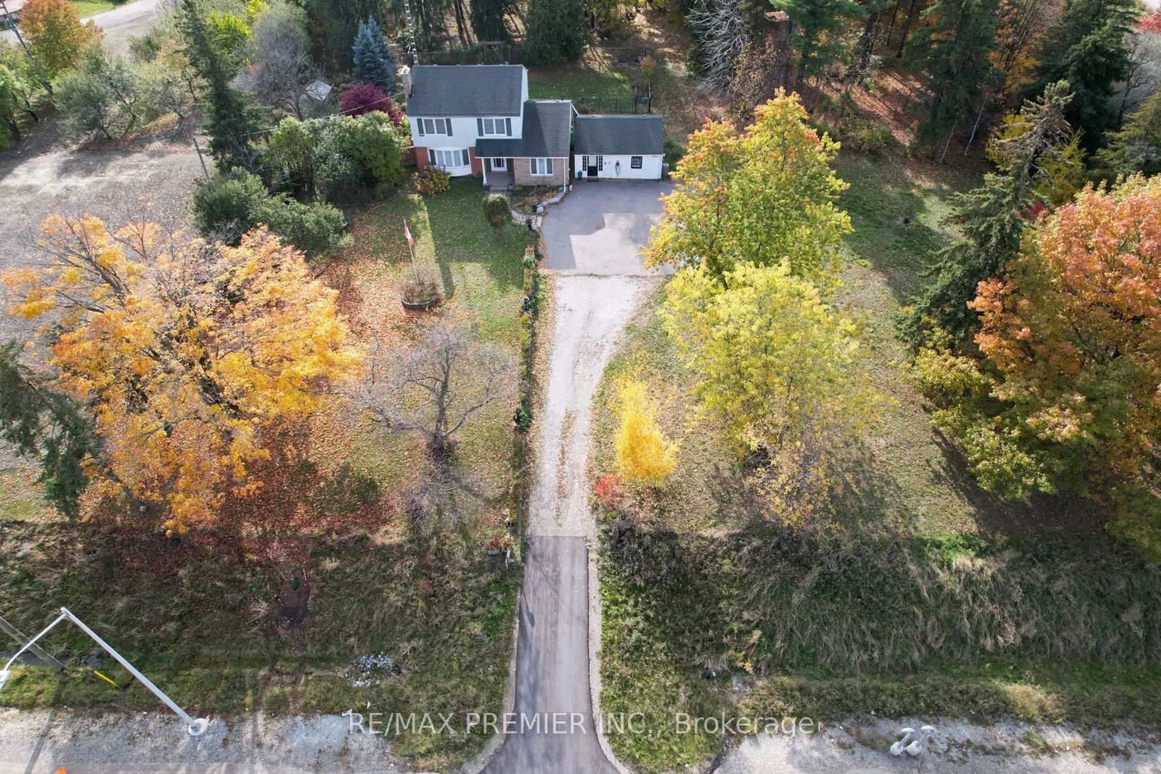 A pic from outside/outdoor area/front of a property/back of a property/a pic from drone, forest/trees view for 9190 Trafalgar Rd, Halton Hills Ontario L7G 4S5