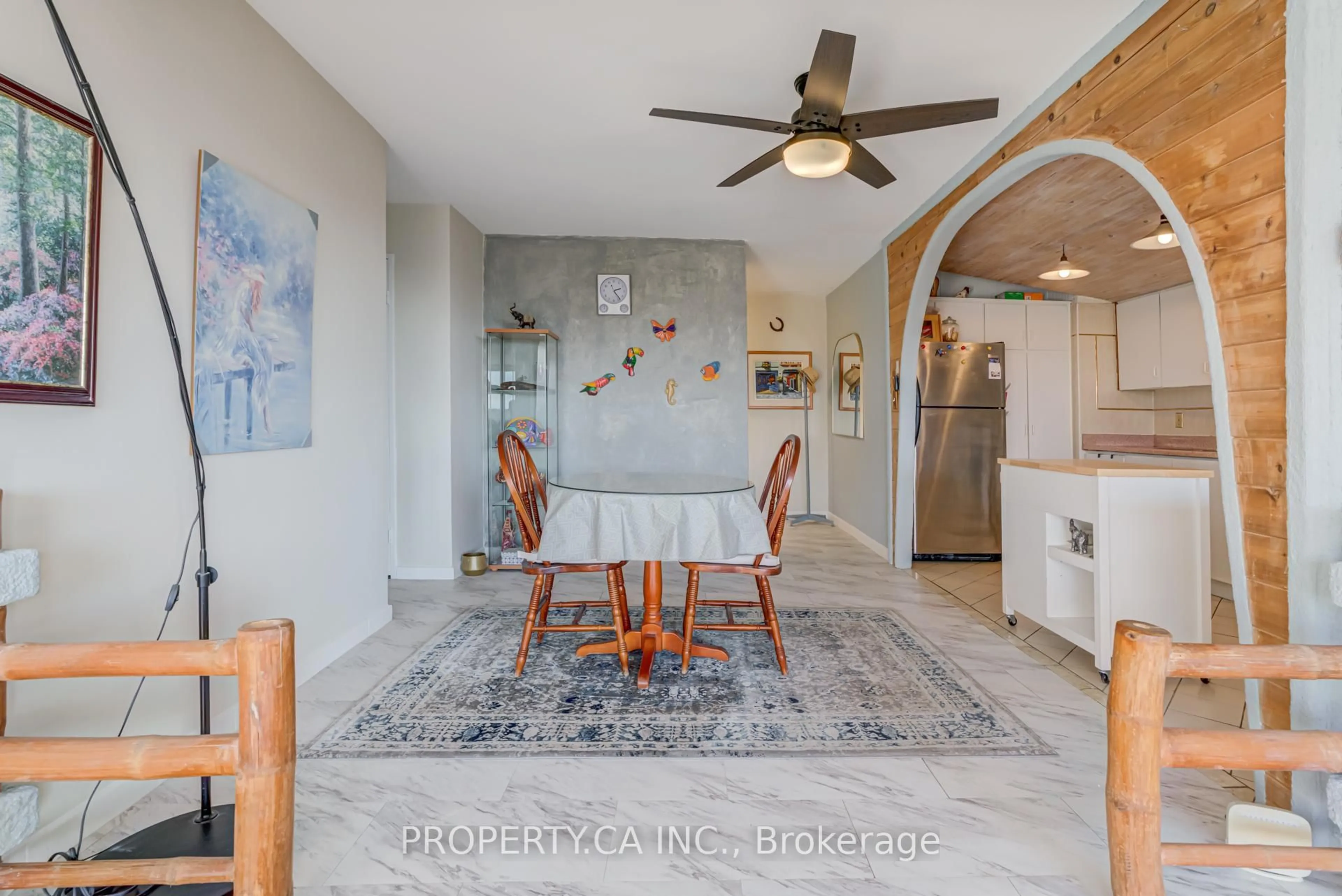 Dining room, ceramic/tile floor for 9 Four Winds Dr #1113, Toronto Ontario M3J 2S8