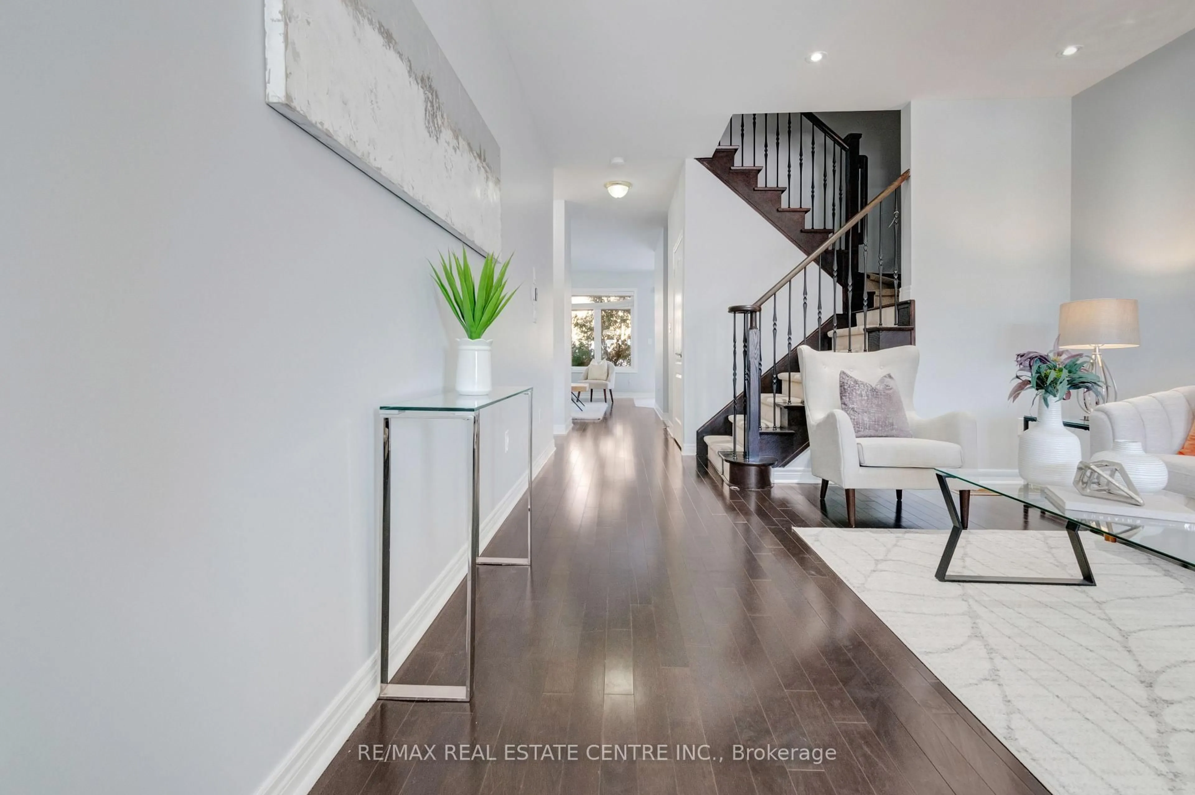 Indoor entryway for 49 Wardsville Dr, Brampton Ontario L6Y 0T7