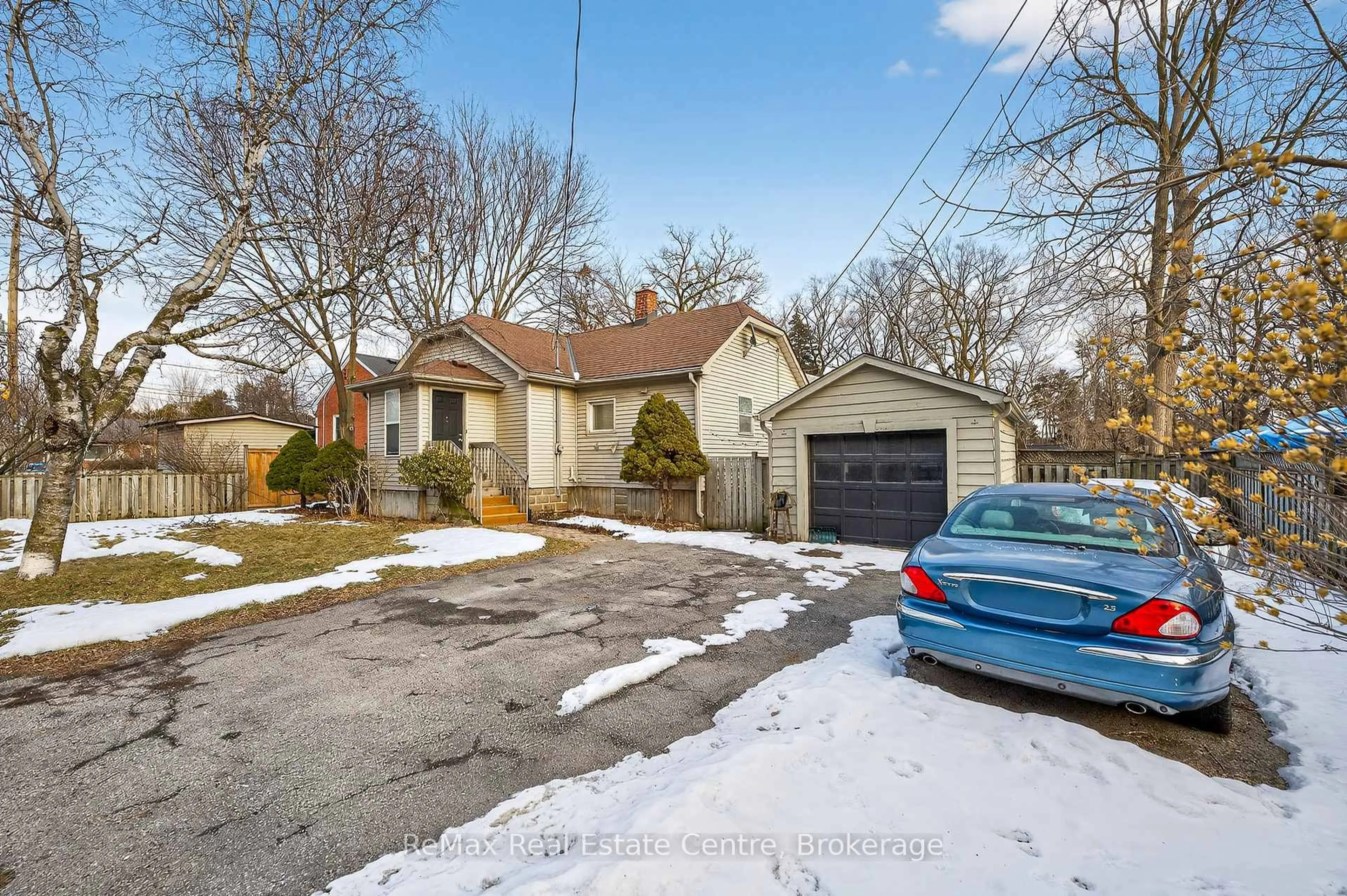 Unknown for 2450 Woodward Ave, Burlington Ontario L7R 1T9