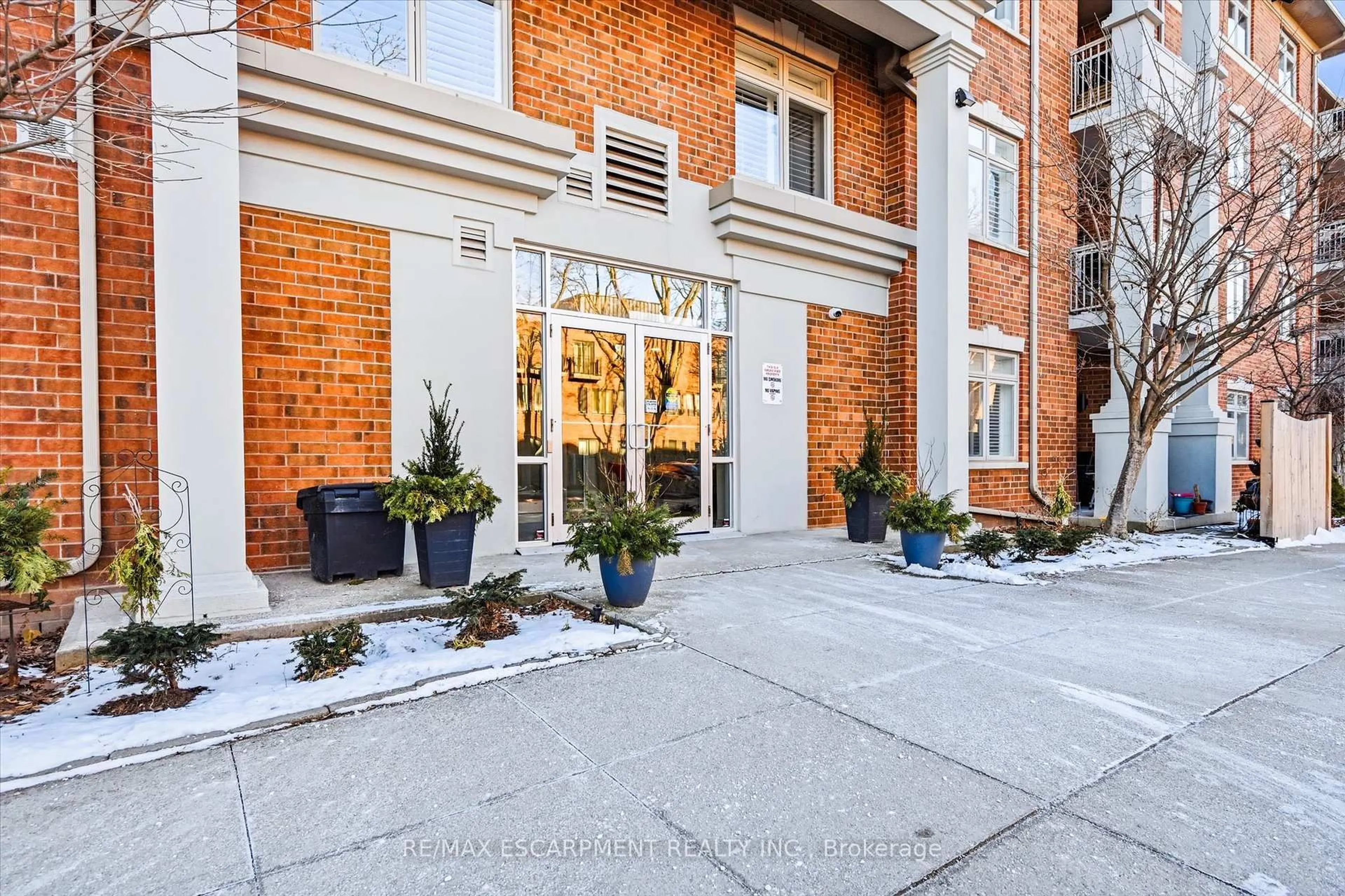 Unknown for 391 Plains Rd #106, Burlington Ontario L7T 4M2