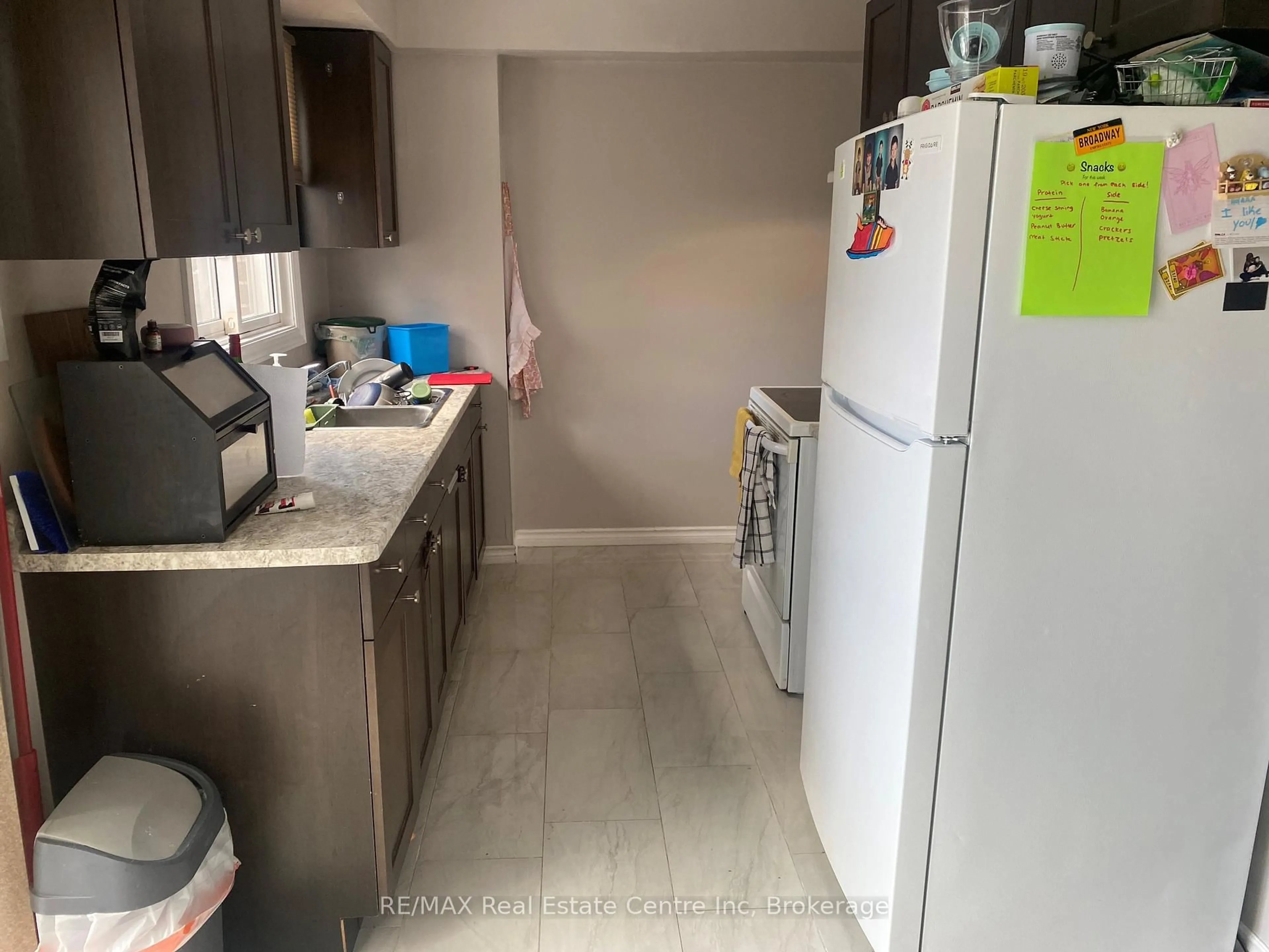 Standard kitchen, unknown for 371 Bronte St #49, Milton Ontario L9T 3K5