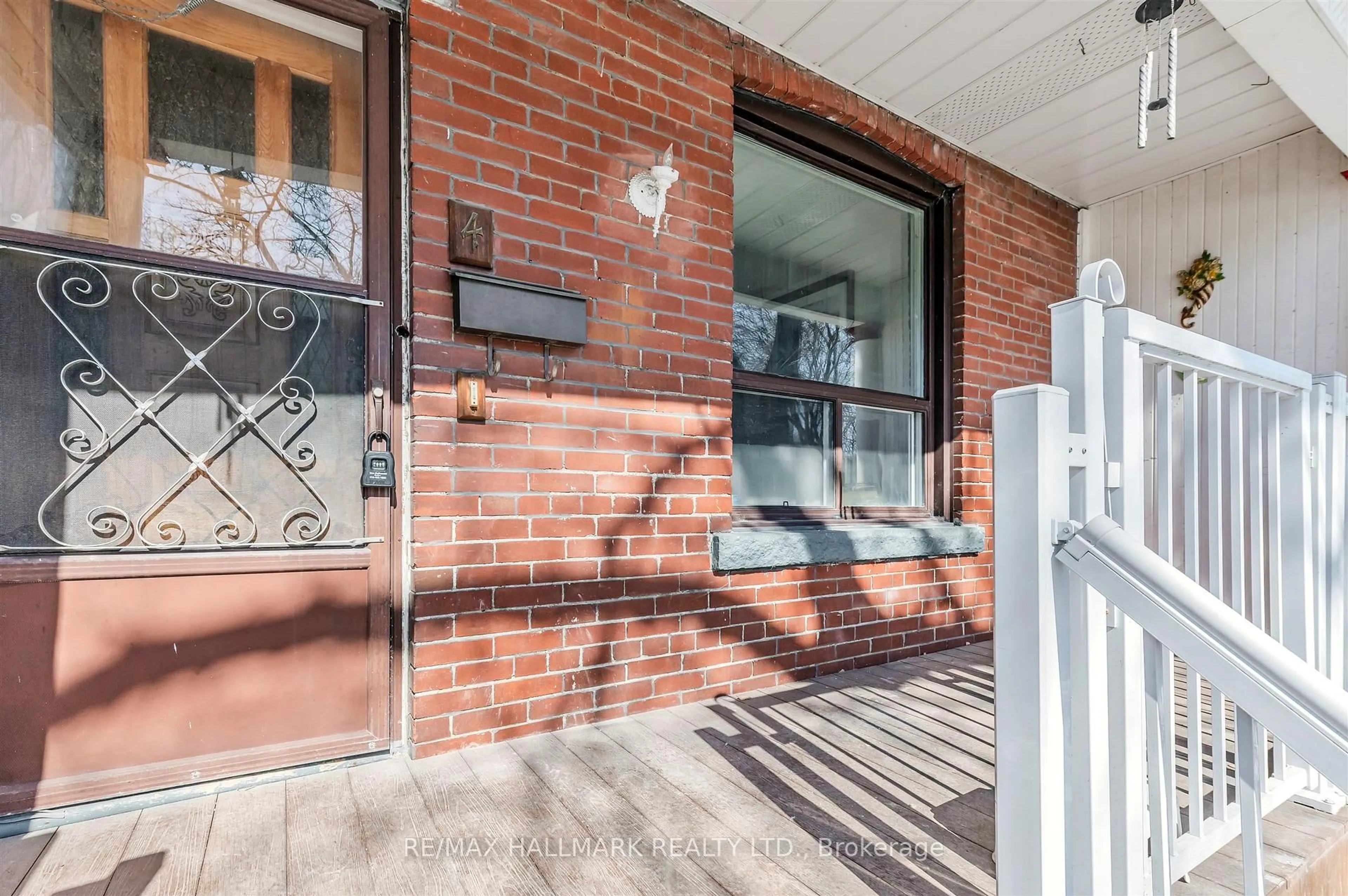 Unknown for 4 Irene Ave, Toronto Ontario M6G 1M6