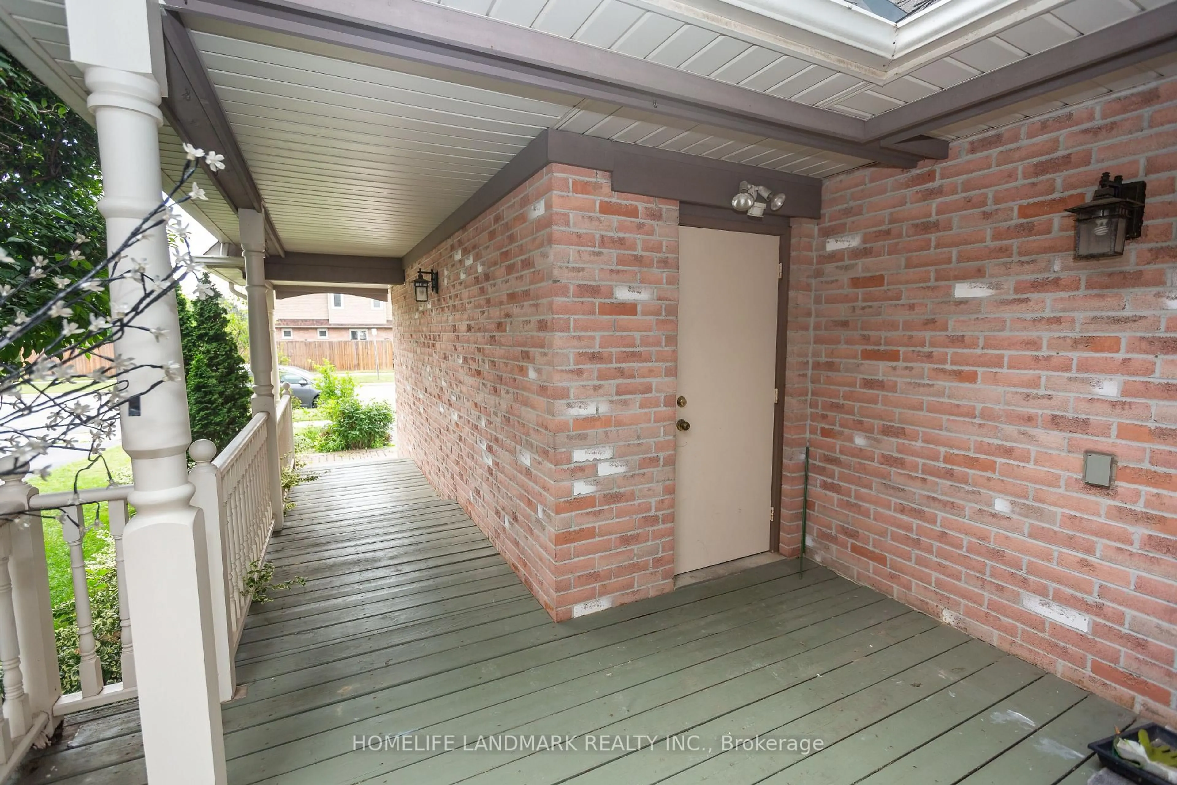 Patio, street for 5722 Greensboro Dr, Mississauga Ontario L5M 5T7
