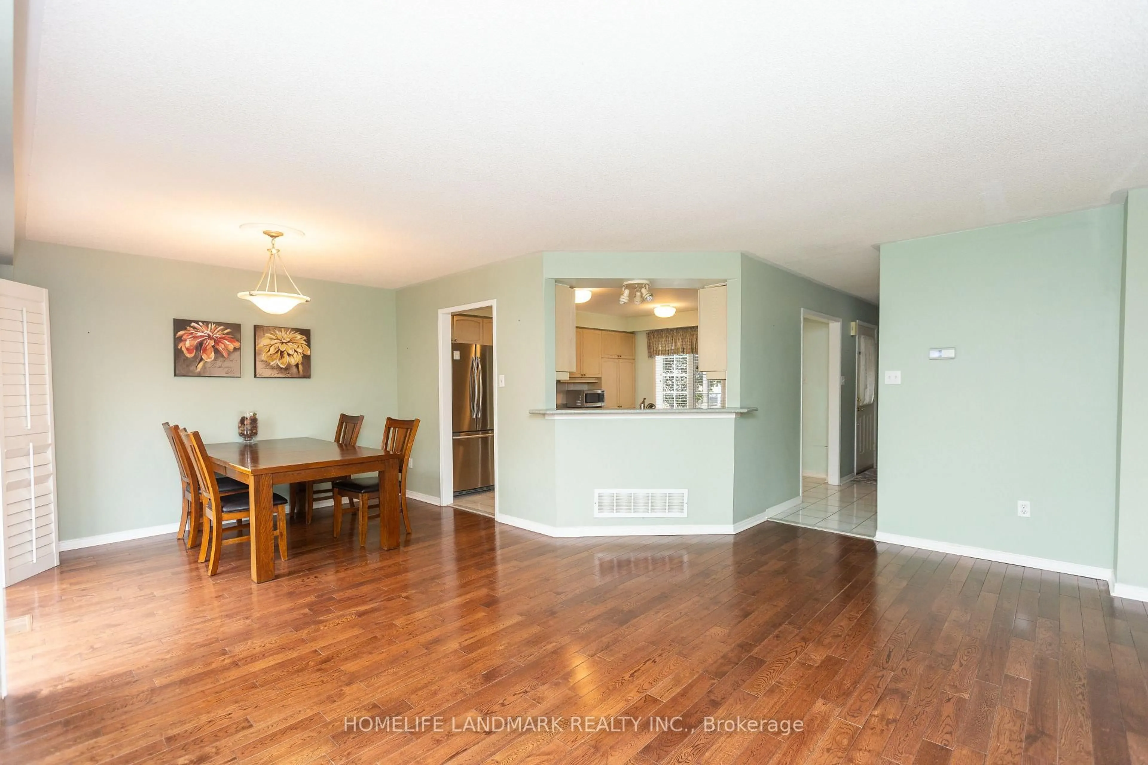 Dining room, wood/laminate floor for 5722 Greensboro Dr, Mississauga Ontario L5M 5T7