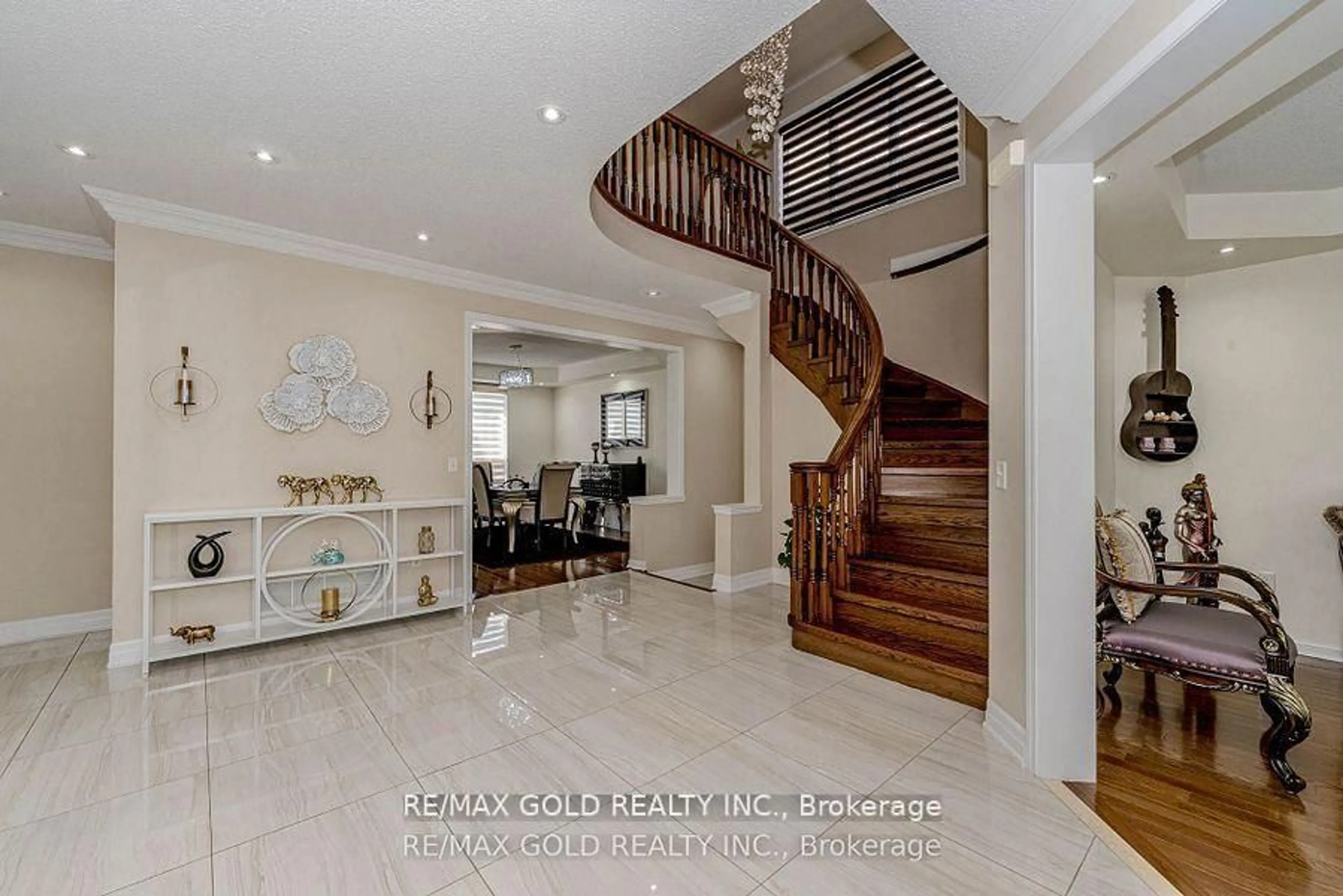 Unknown for 28 Crocker Dr, Brampton Ontario L6P 1M8