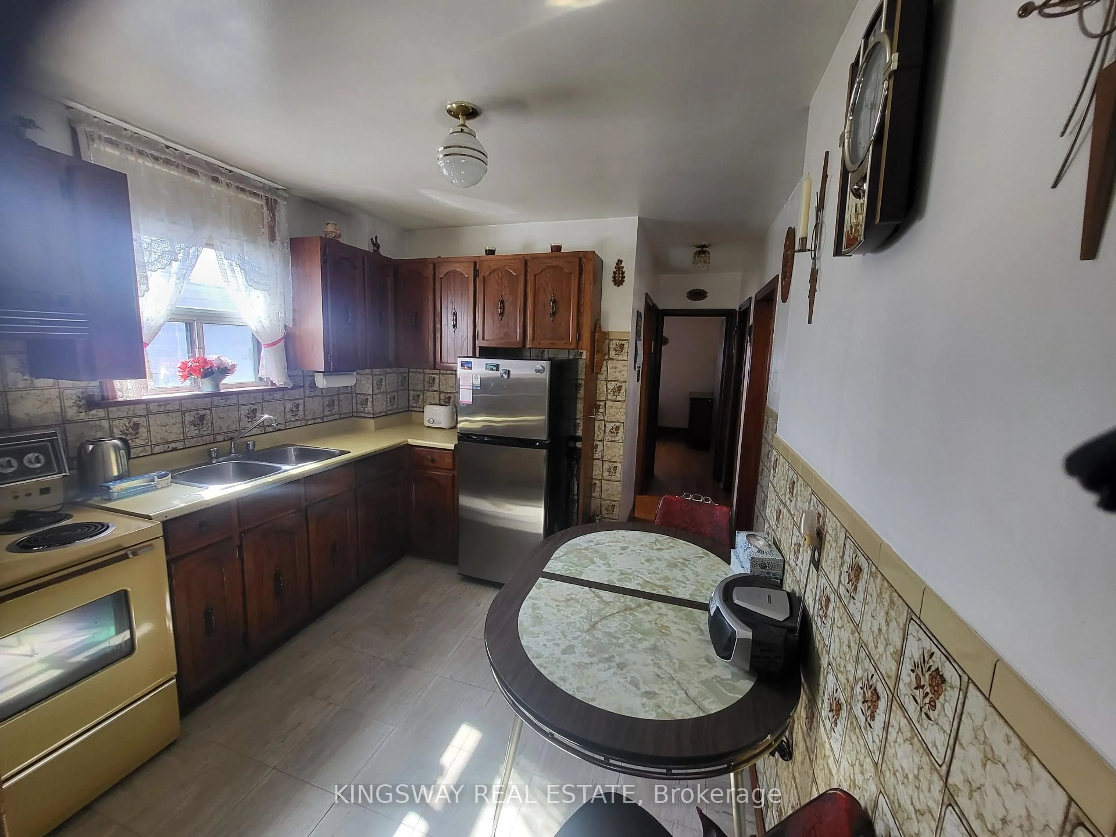 Unknown for 34 O'donnell Ave, Toronto Ontario M8Z 3X9