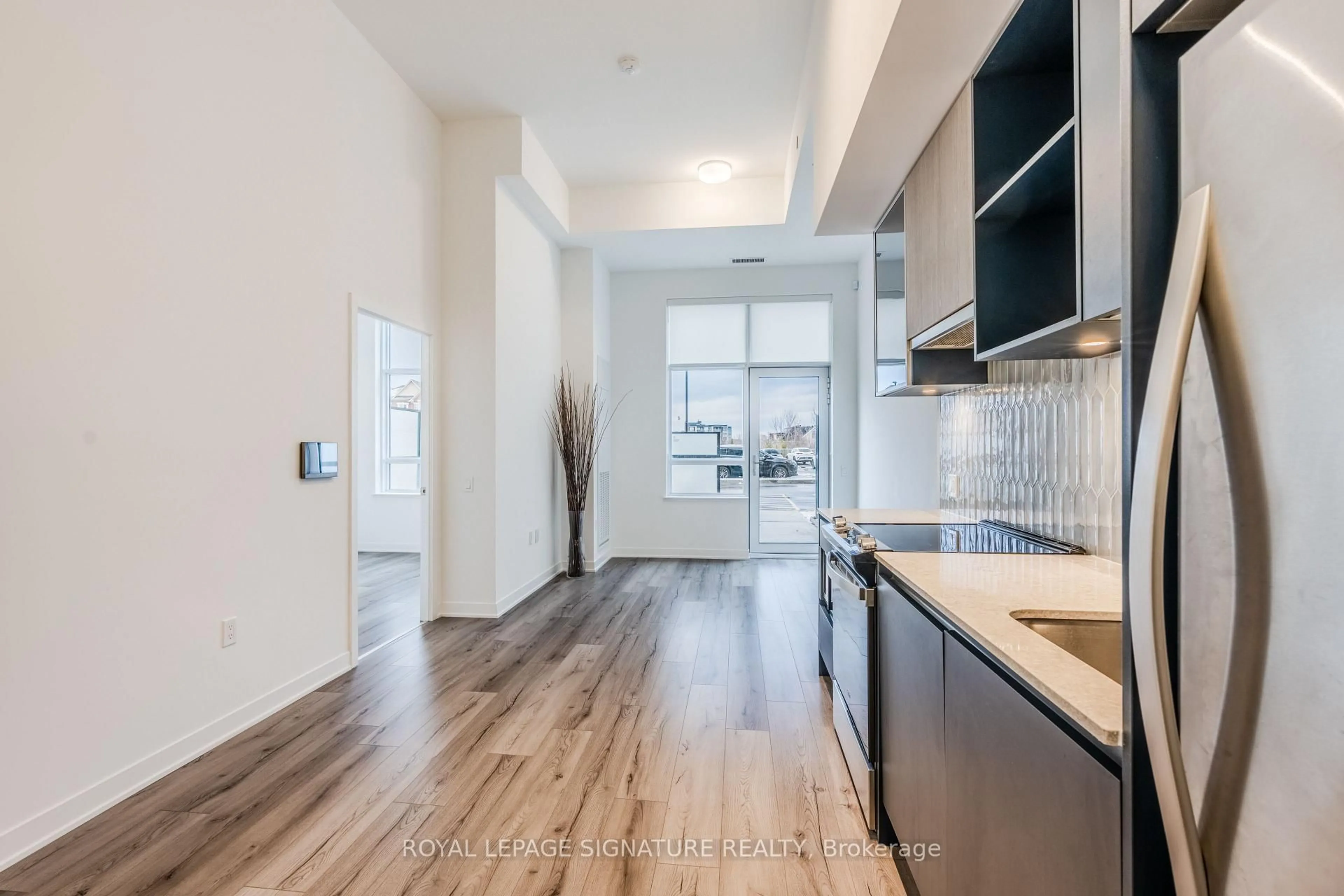 Open concept kitchen, unknown for 395 Dundas St #132, Oakville Ontario L6M 5R8