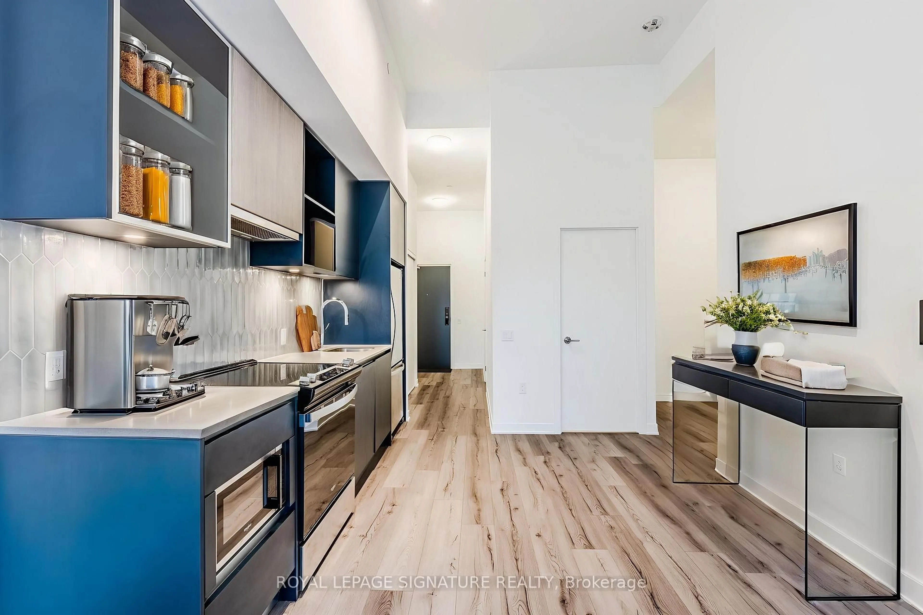 Open concept kitchen, unknown for 395 Dundas St #132, Oakville Ontario L6M 5R8