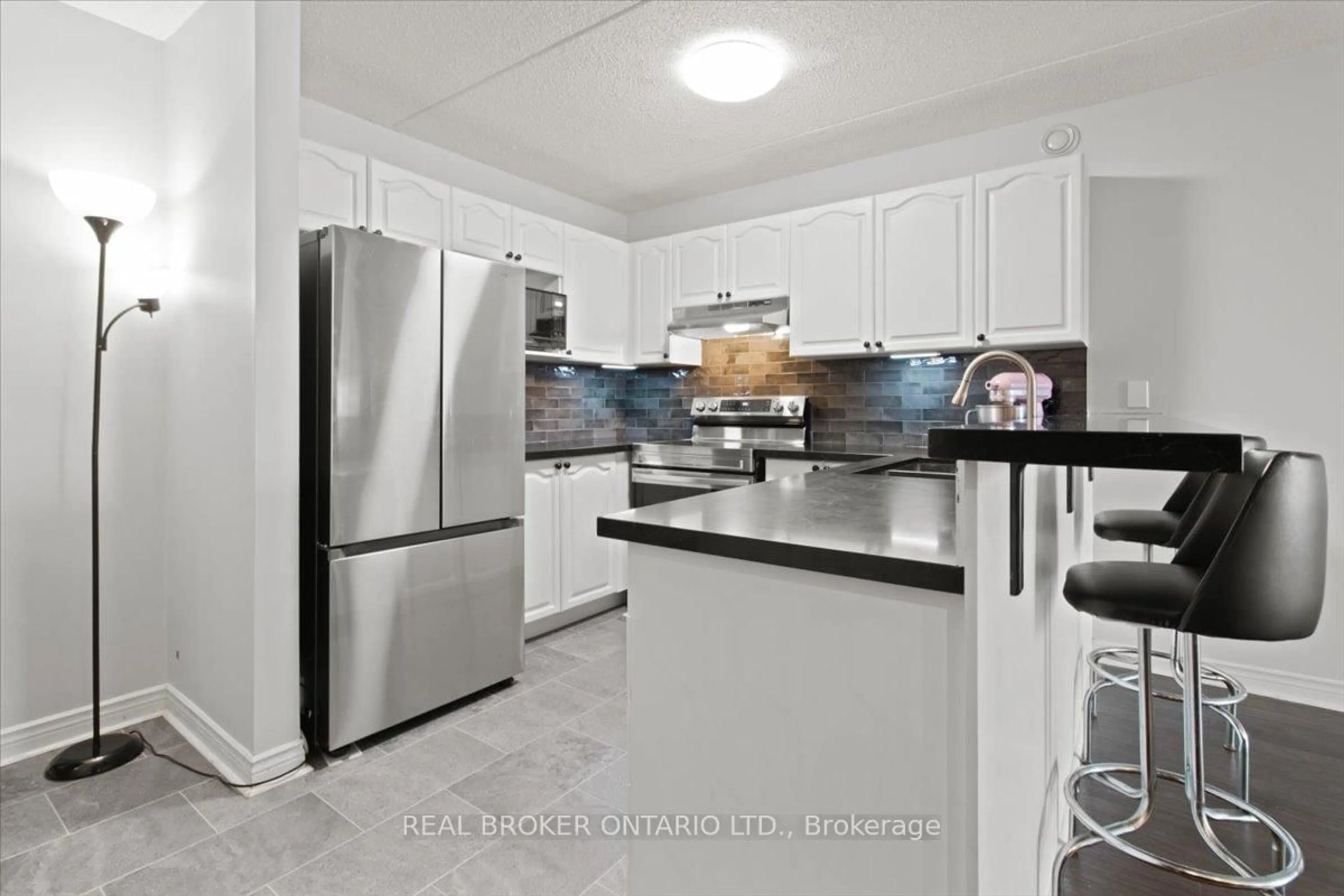 Standard kitchen, ceramic/tile floor for 2010 Cleaver Ave #214, Burlington Ontario L7M 4C1