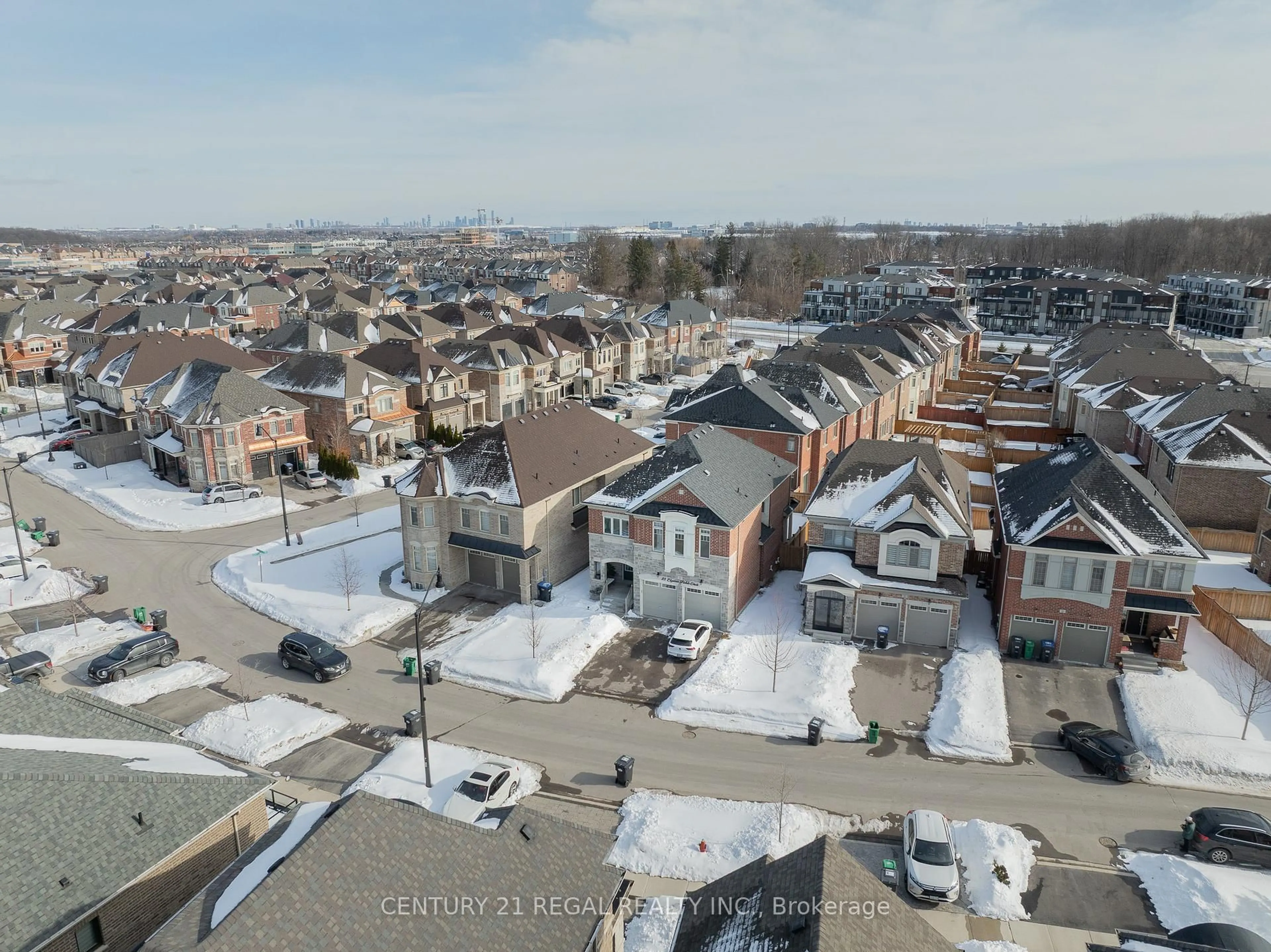 A pic from outside/outdoor area/front of a property/back of a property/a pic from drone, unknown for 25 Elysian Fields Circ, Brampton Ontario L6Y 6E9