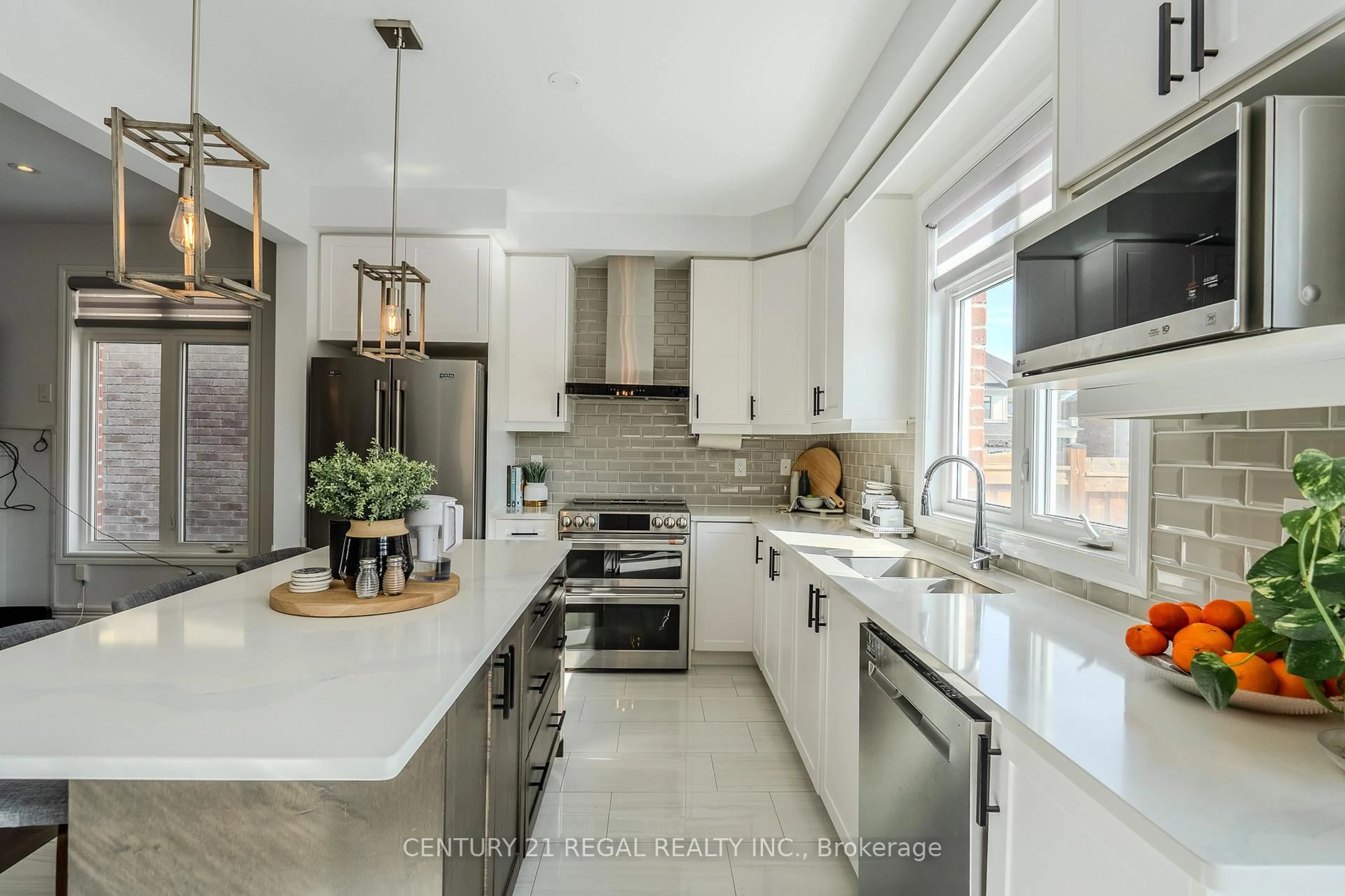 Open concept kitchen, ceramic/tile floor for 25 Elysian Fields Circ, Brampton Ontario L6Y 6E9