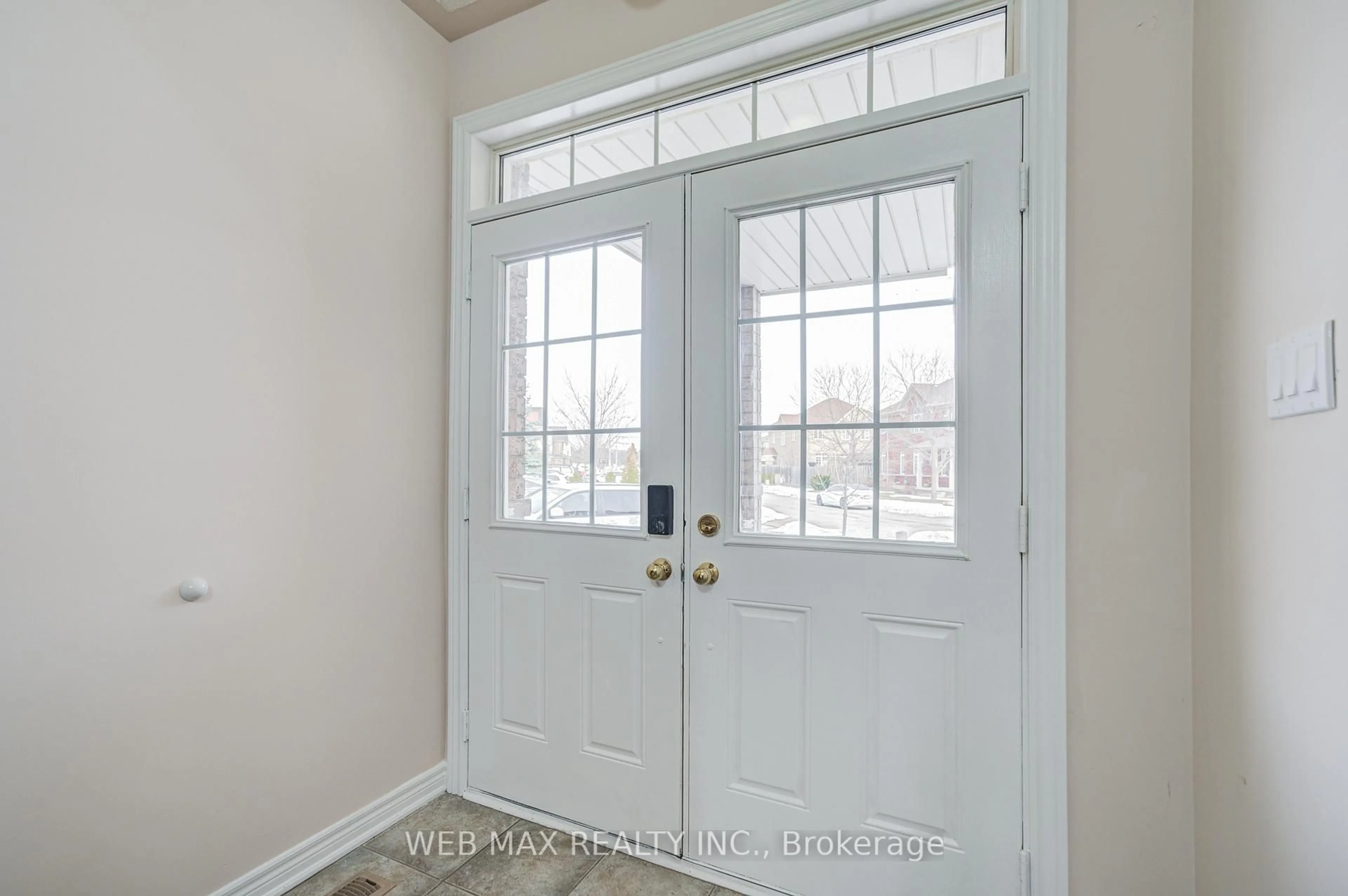 Indoor entryway for 4462 Centretown Way, Mississauga Ontario L5R 0C6