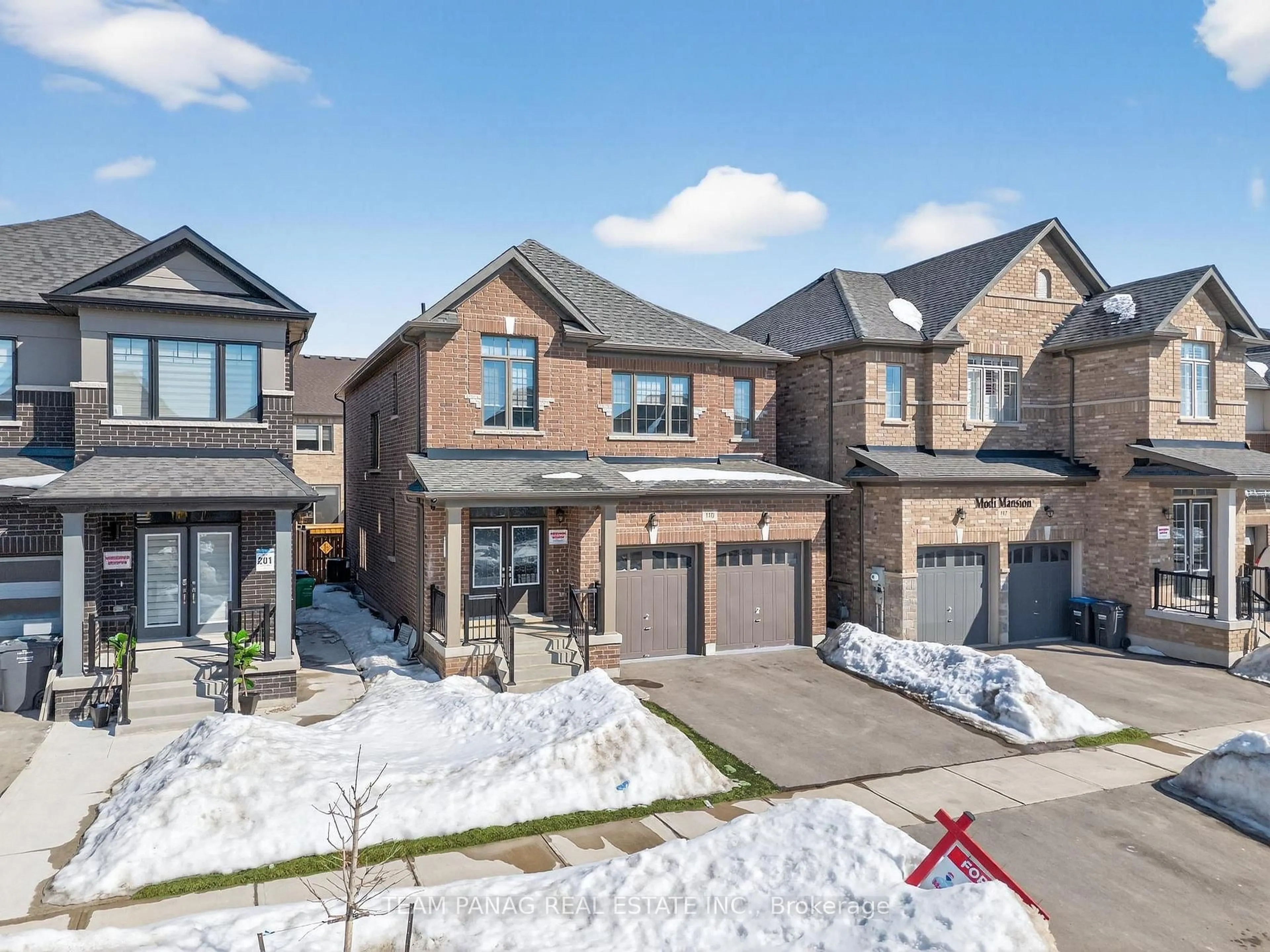 Home with brick exterior material, street for 119 Petch Ave, Caledon Ontario L7C 1Z9