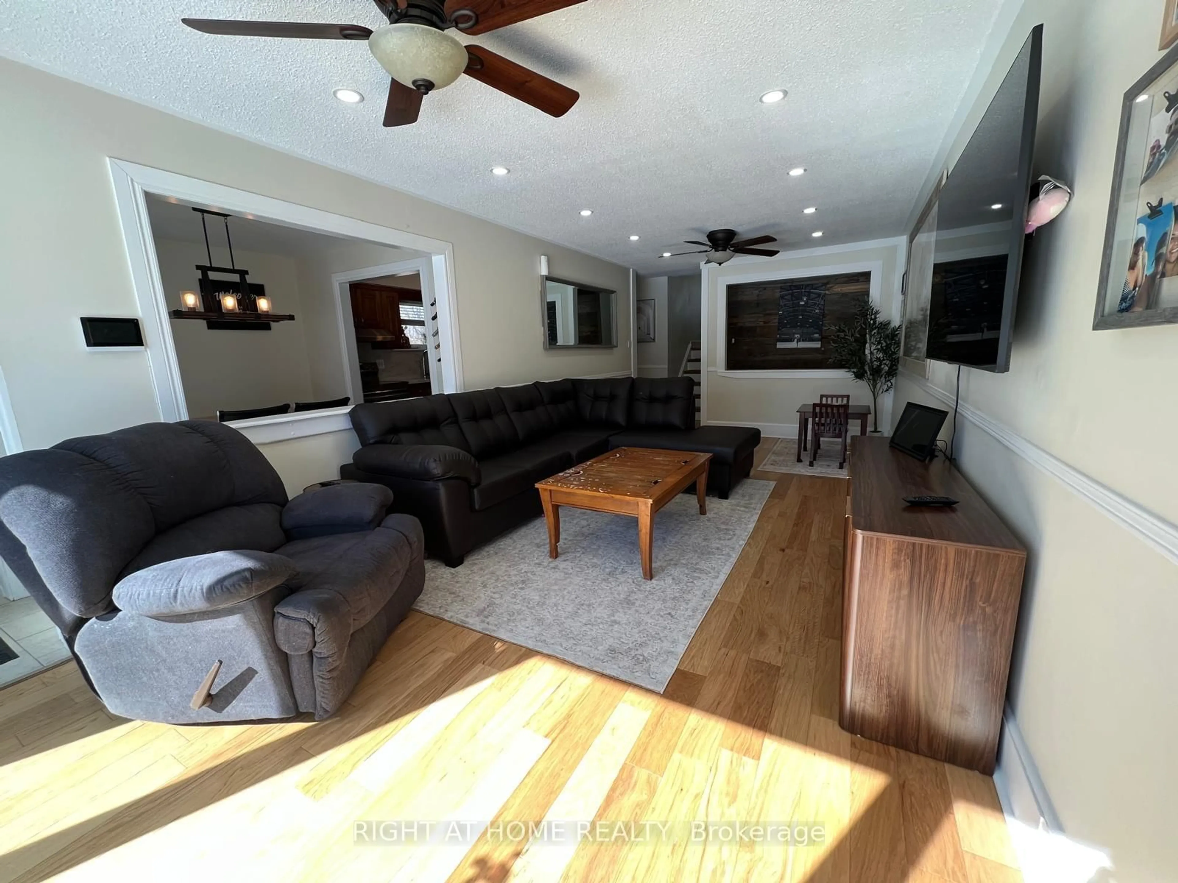 Living room with furniture, unknown for 45 Newstead Cres, Brampton Ontario L6V 2A8