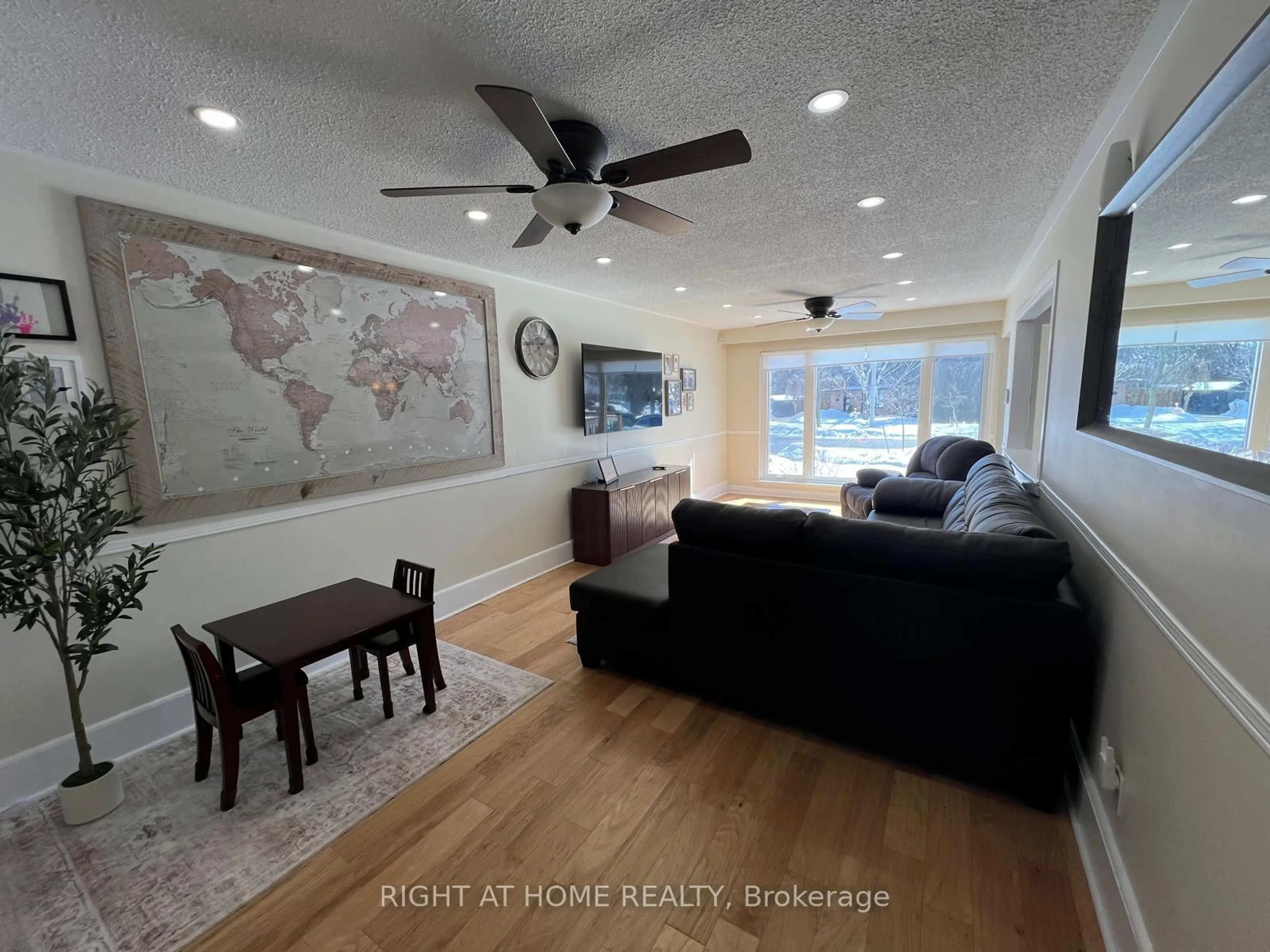 Living room with furniture, unknown for 45 Newstead Cres, Brampton Ontario L6V 2A8