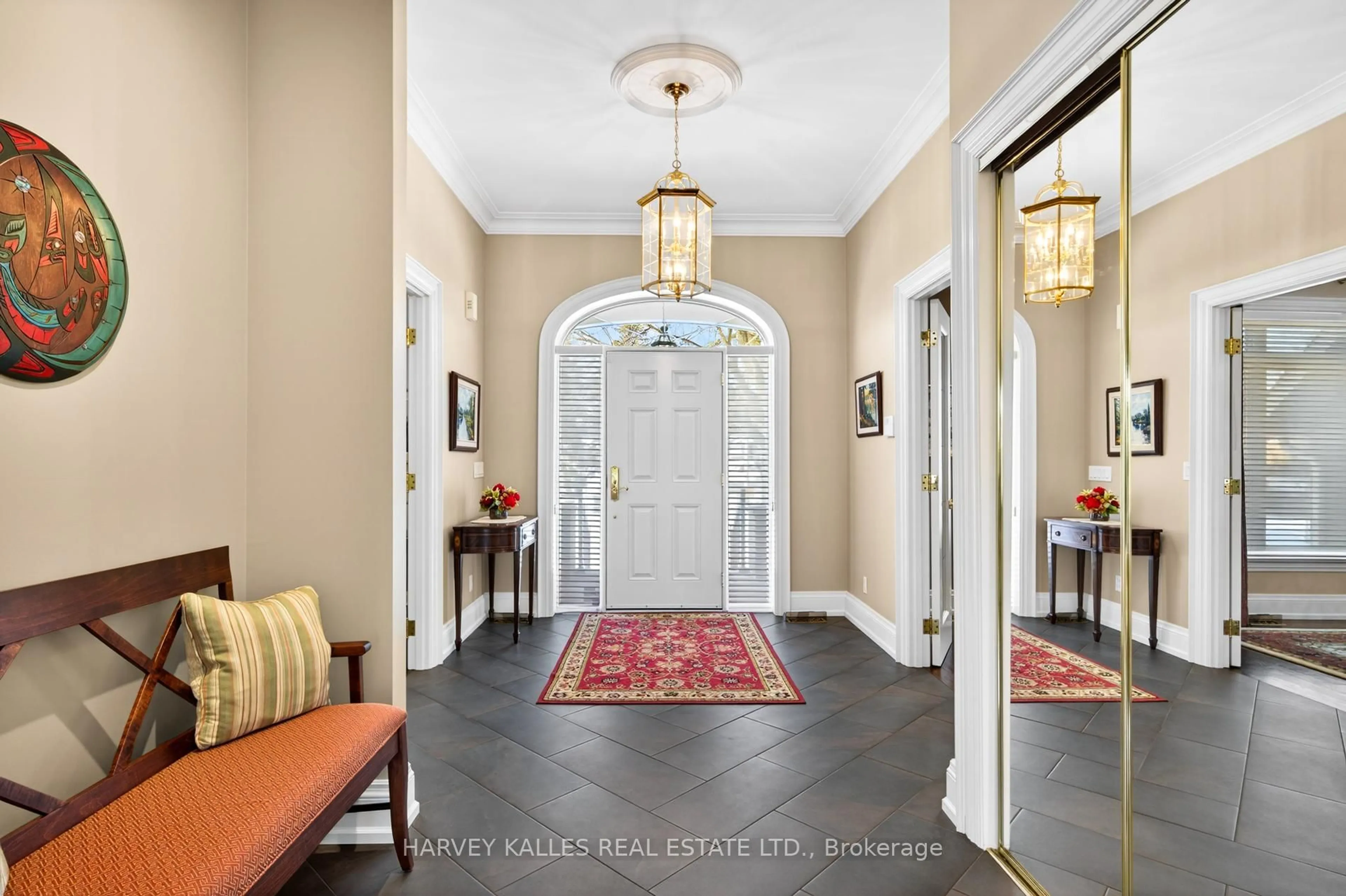 Indoor entryway for 2 Bilston Crt, Toronto Ontario M9B 5H4