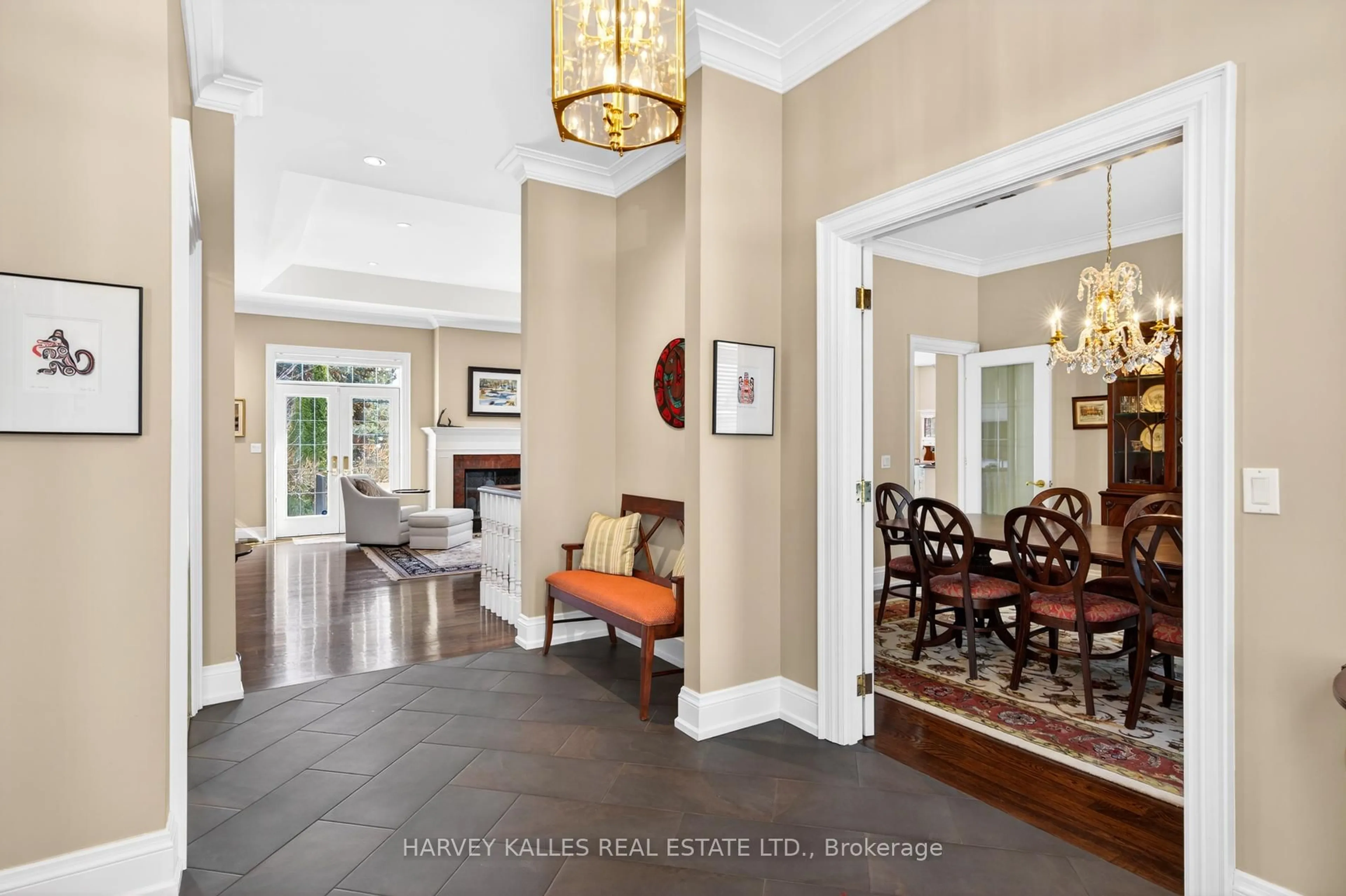 Indoor entryway for 2 Bilston Crt, Toronto Ontario M9B 5H4