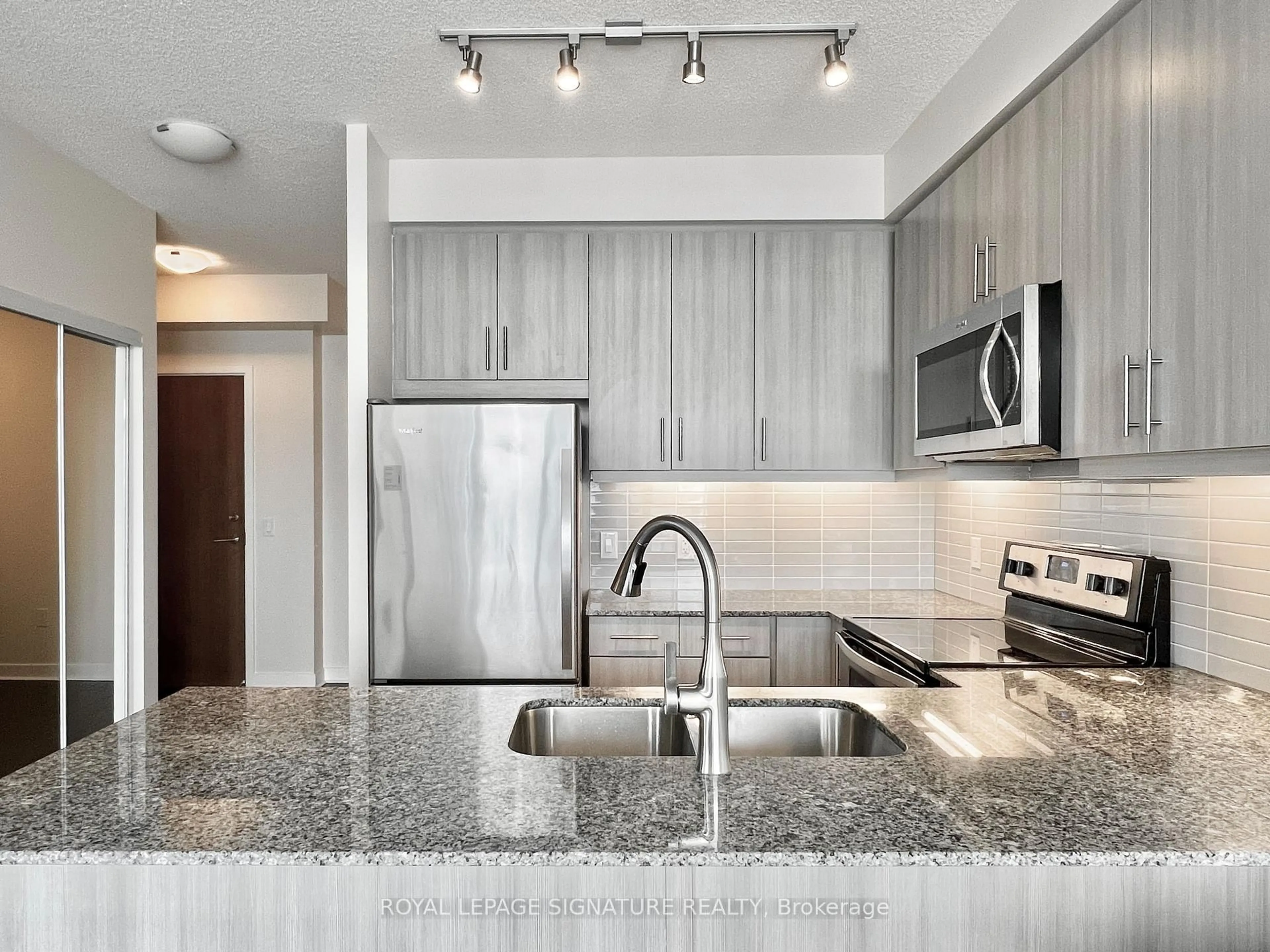 Unknown for 3975 Grand Park Dr #3301, Mississauga Ontario L5B 4M6