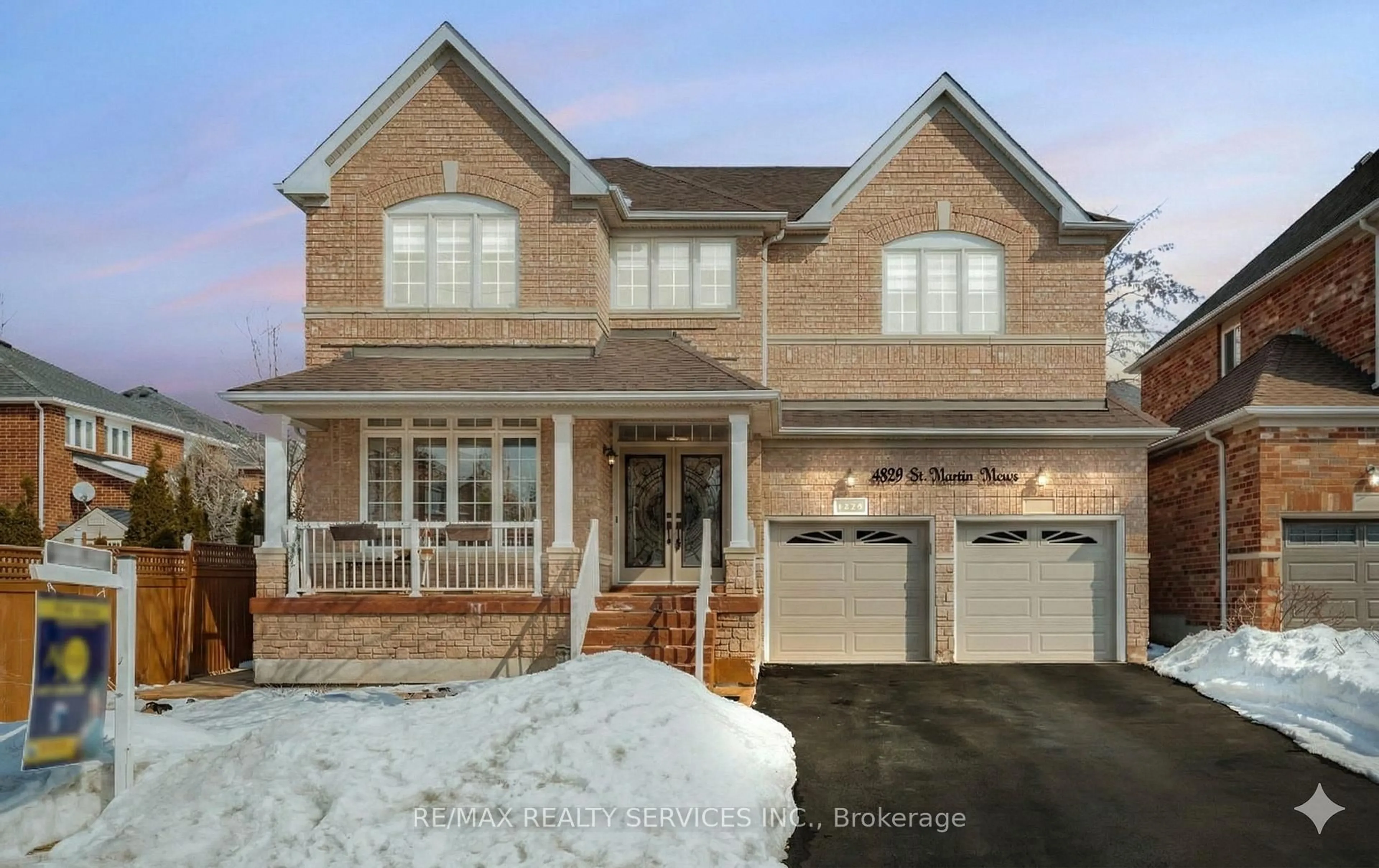 Home with brick exterior material, street for 4829 St. Martin Mews, Mississauga Ontario L5M 7J9