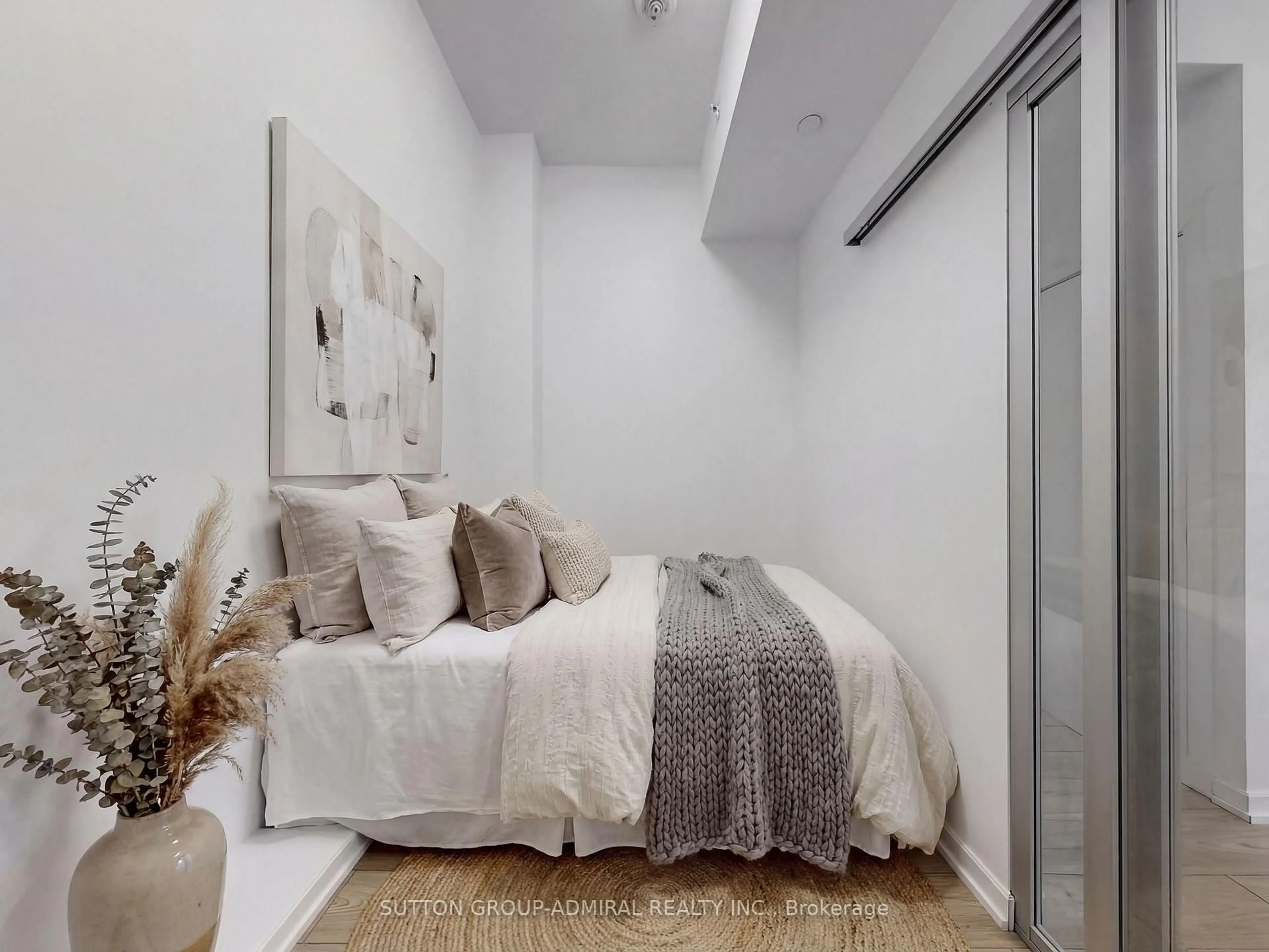 Bedroom with bed, unknown for 1285 DuPont St #410, Toronto Ontario M6H 0E3