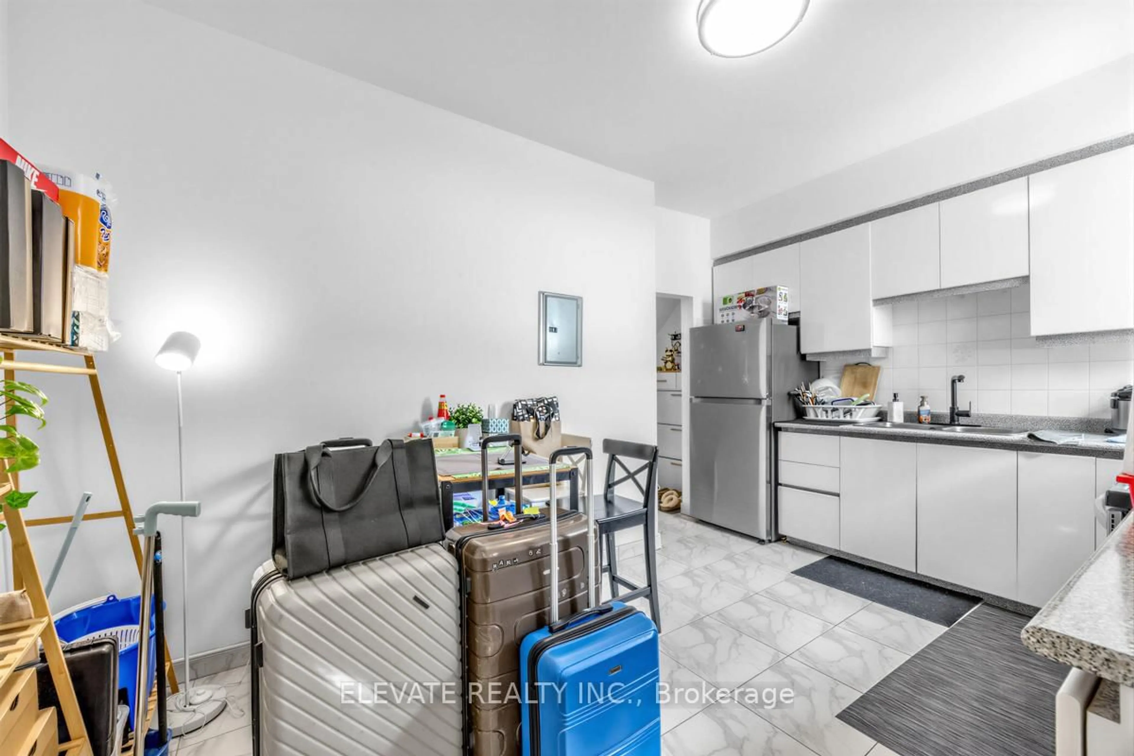 Unknown for 1262 Lansdowne Ave, Toronto Ontario M6H 3Z8