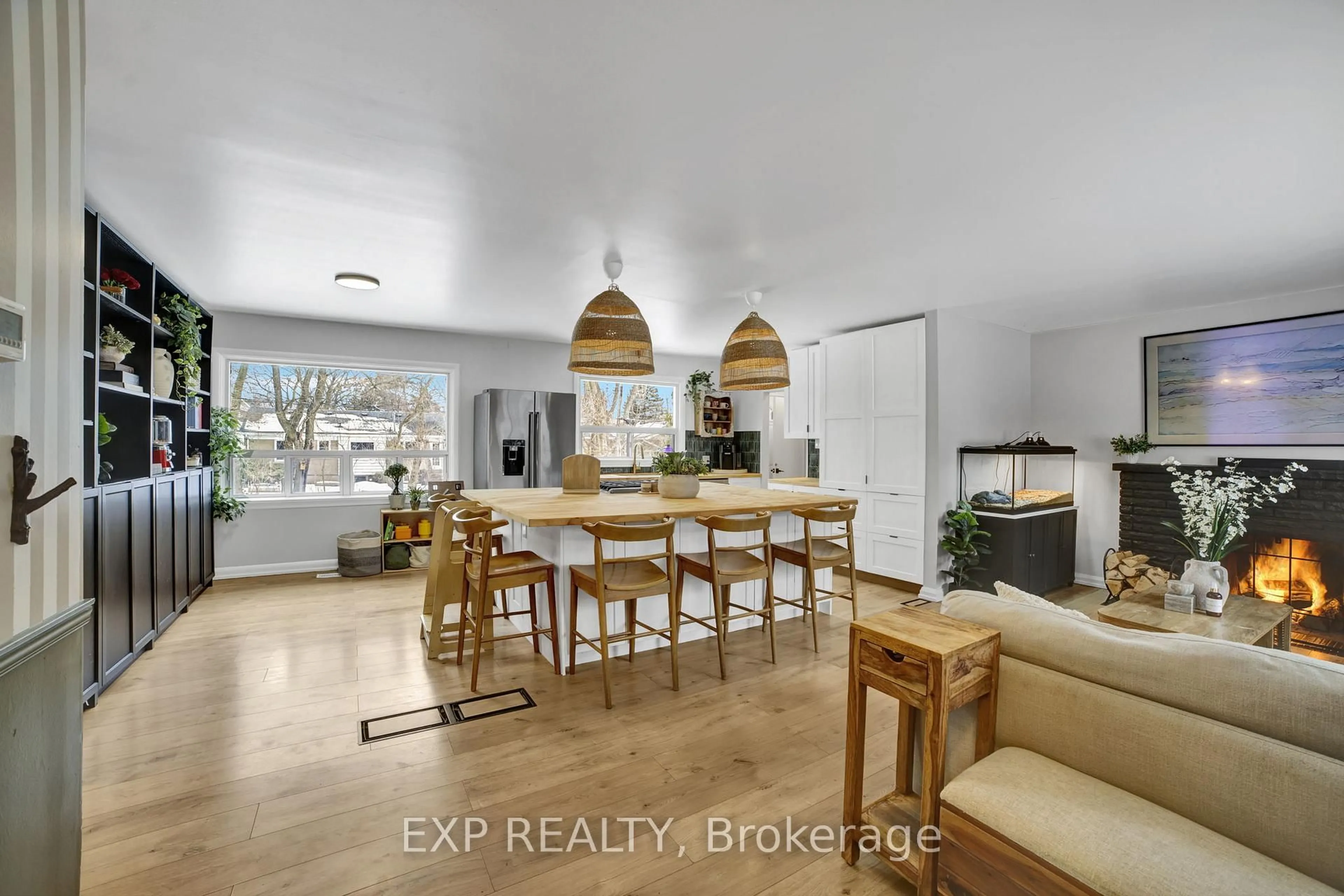 Open concept kitchen, unknown for 271 Linden Ave, Burlington Ontario L7L 2P4