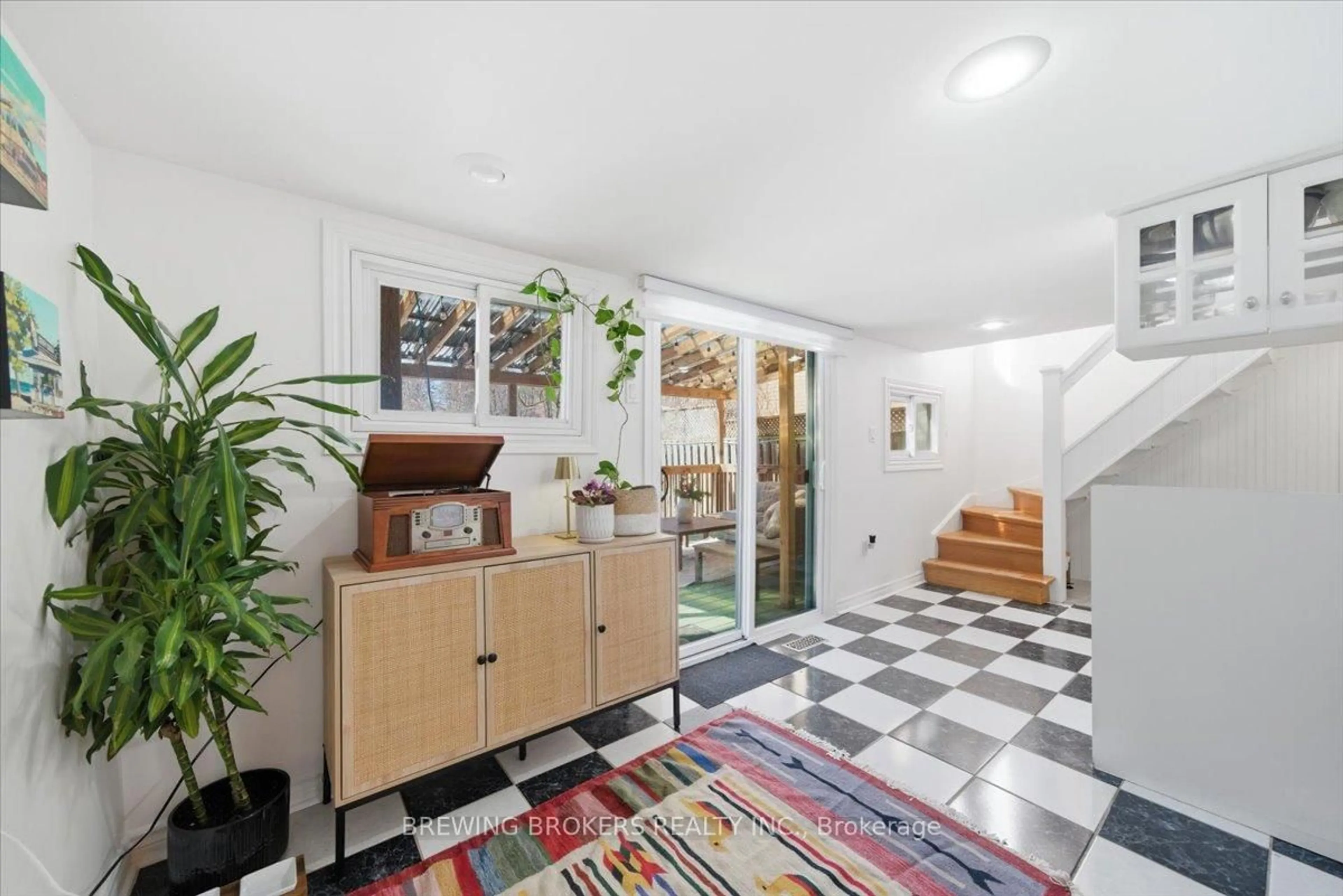 Indoor foyer for 72 Thirteenth St, Toronto Ontario M8V 3H6