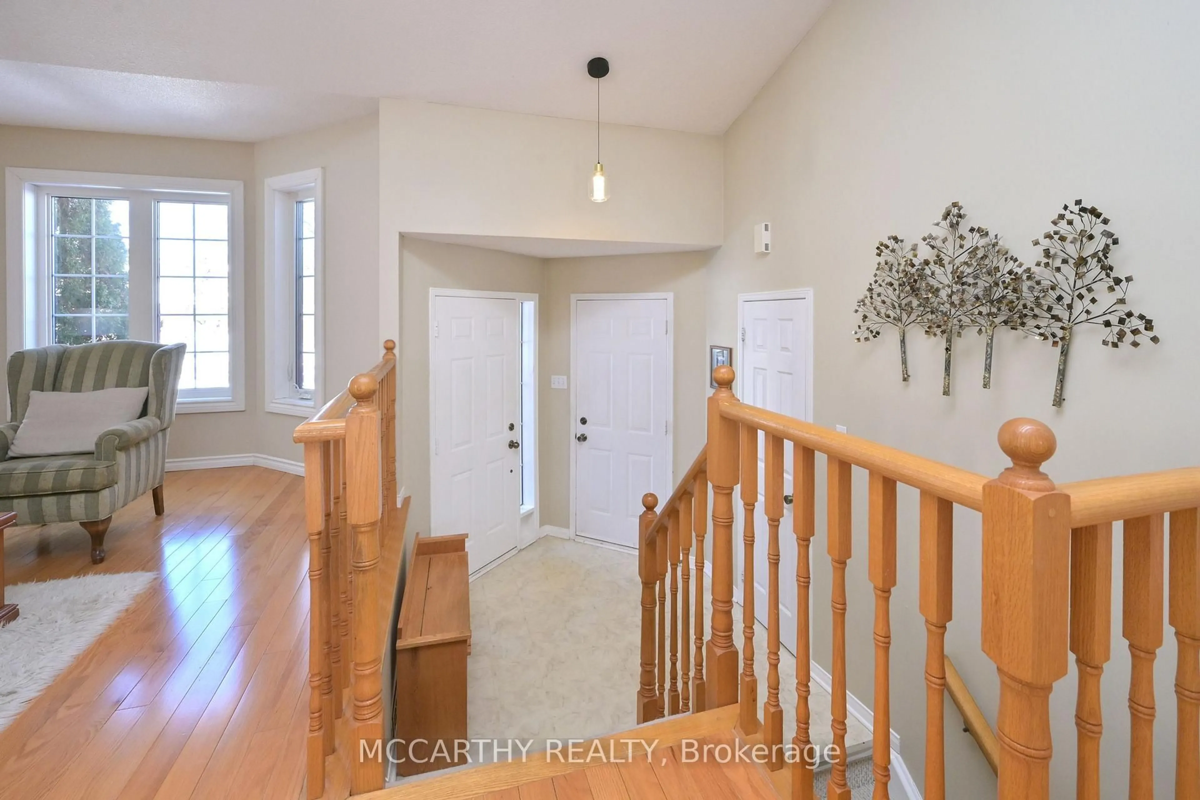 Indoor entryway for 342 Lewis Dr, Orangeville Ontario L9W 4P8
