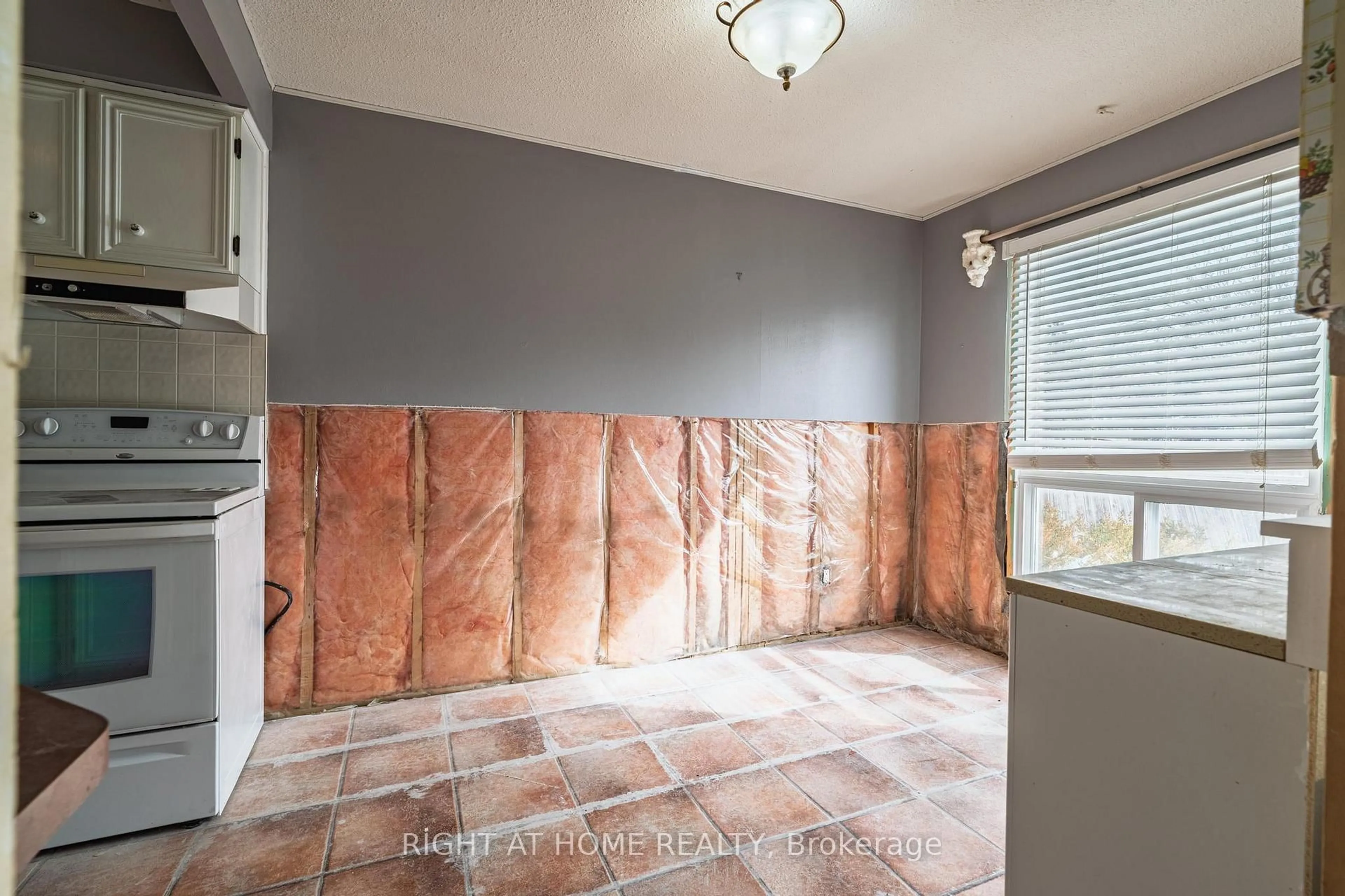 Unknown for 5 Simmons Blvd, Brampton Ontario L6V 3V3