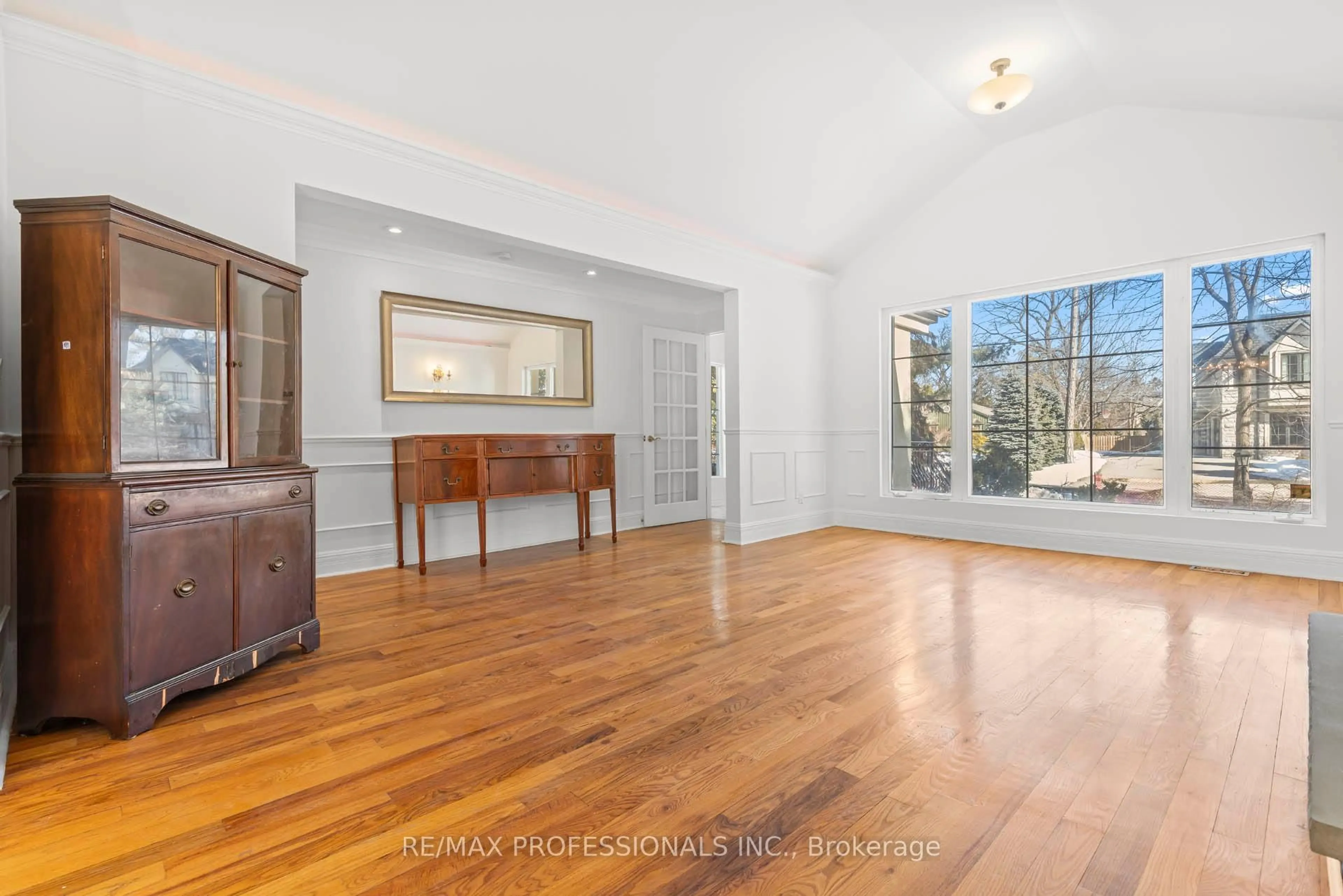 Unknown for 560 Meadow Wood Rd, Mississauga Ontario L5J 2S3