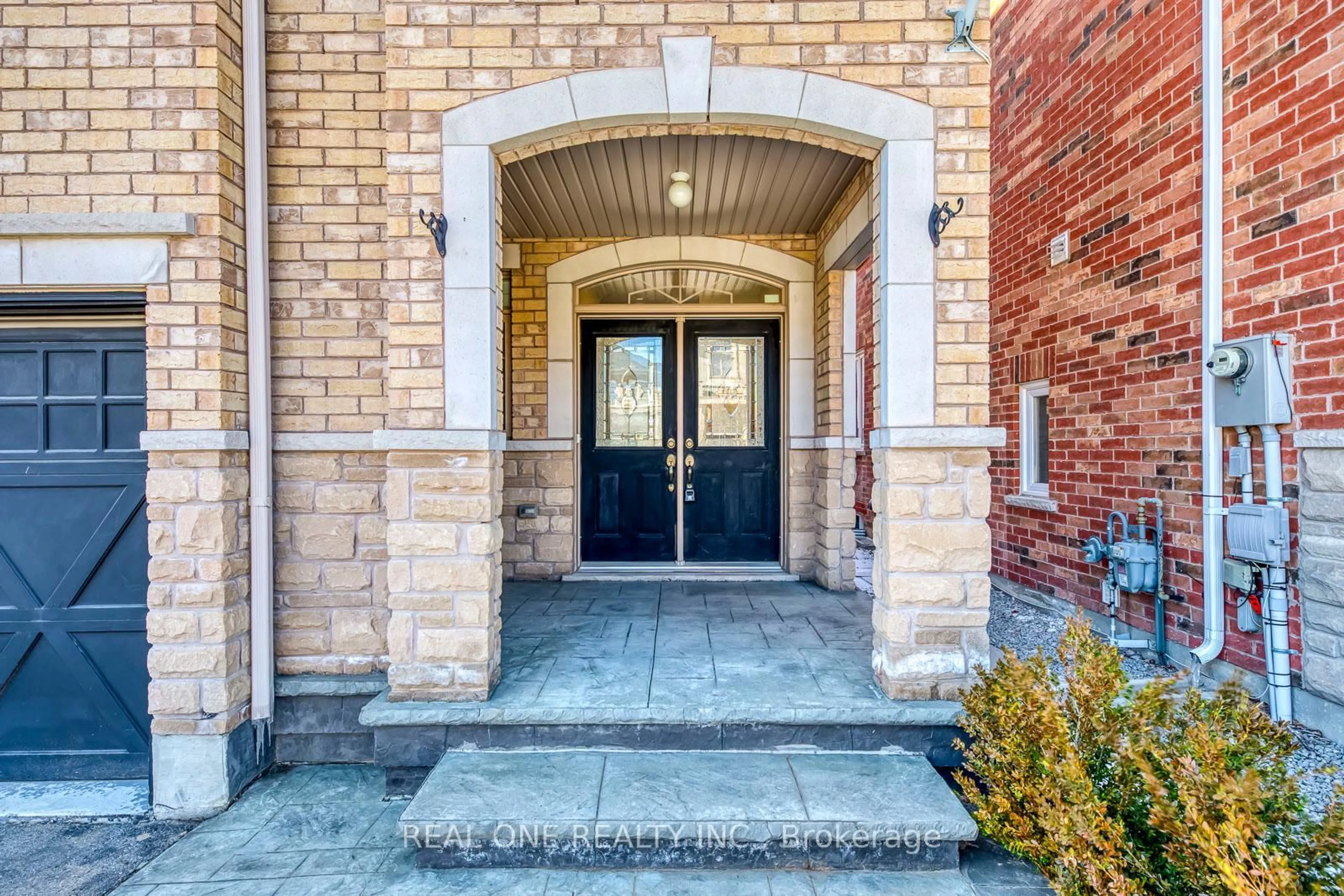 Indoor entryway for 4265 Ryan Lane, Burlington Ontario L7M 0M3