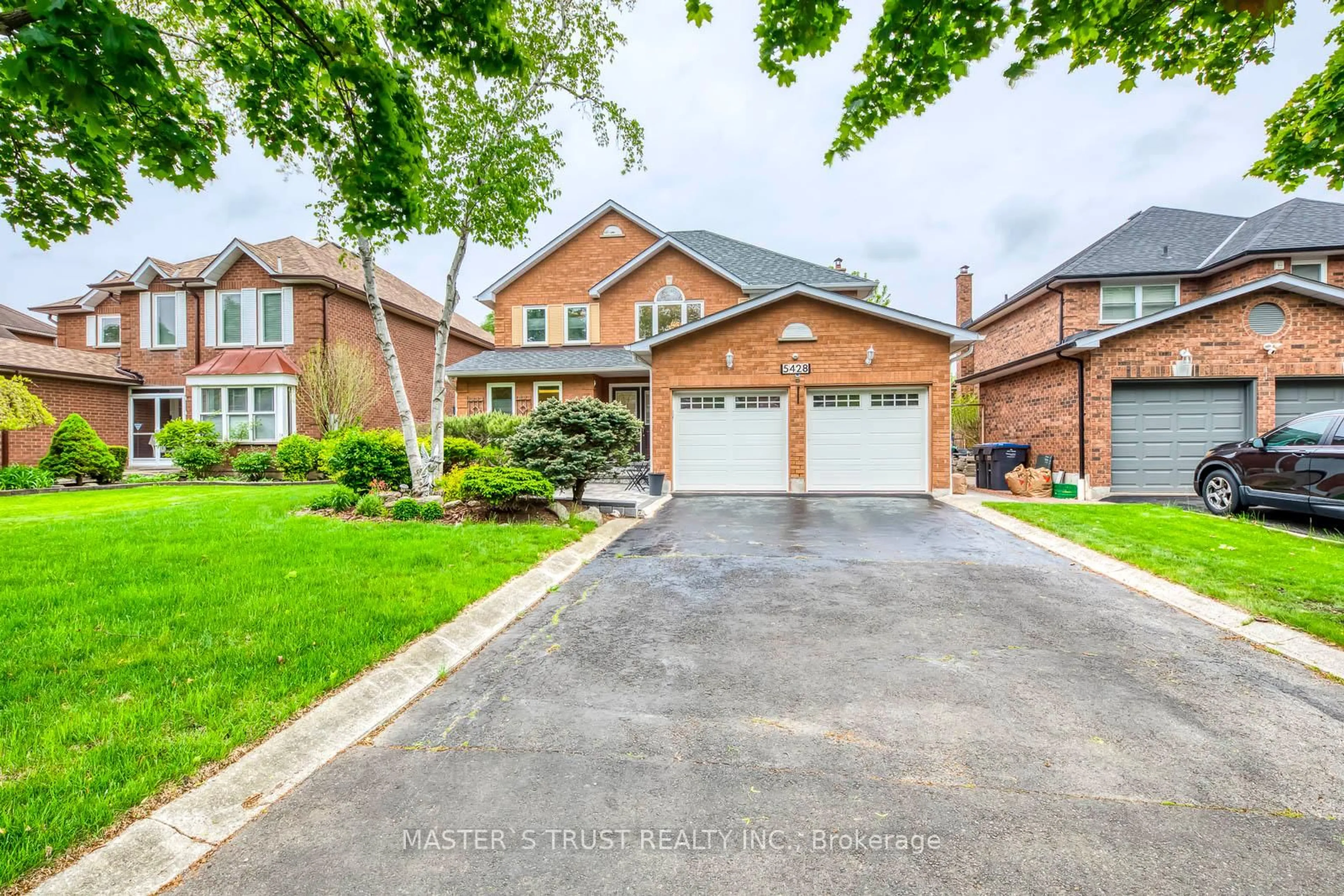 Home with brick exterior material, street for 5428 Edencroft Cres, Mississauga Ontario L5M 4M7