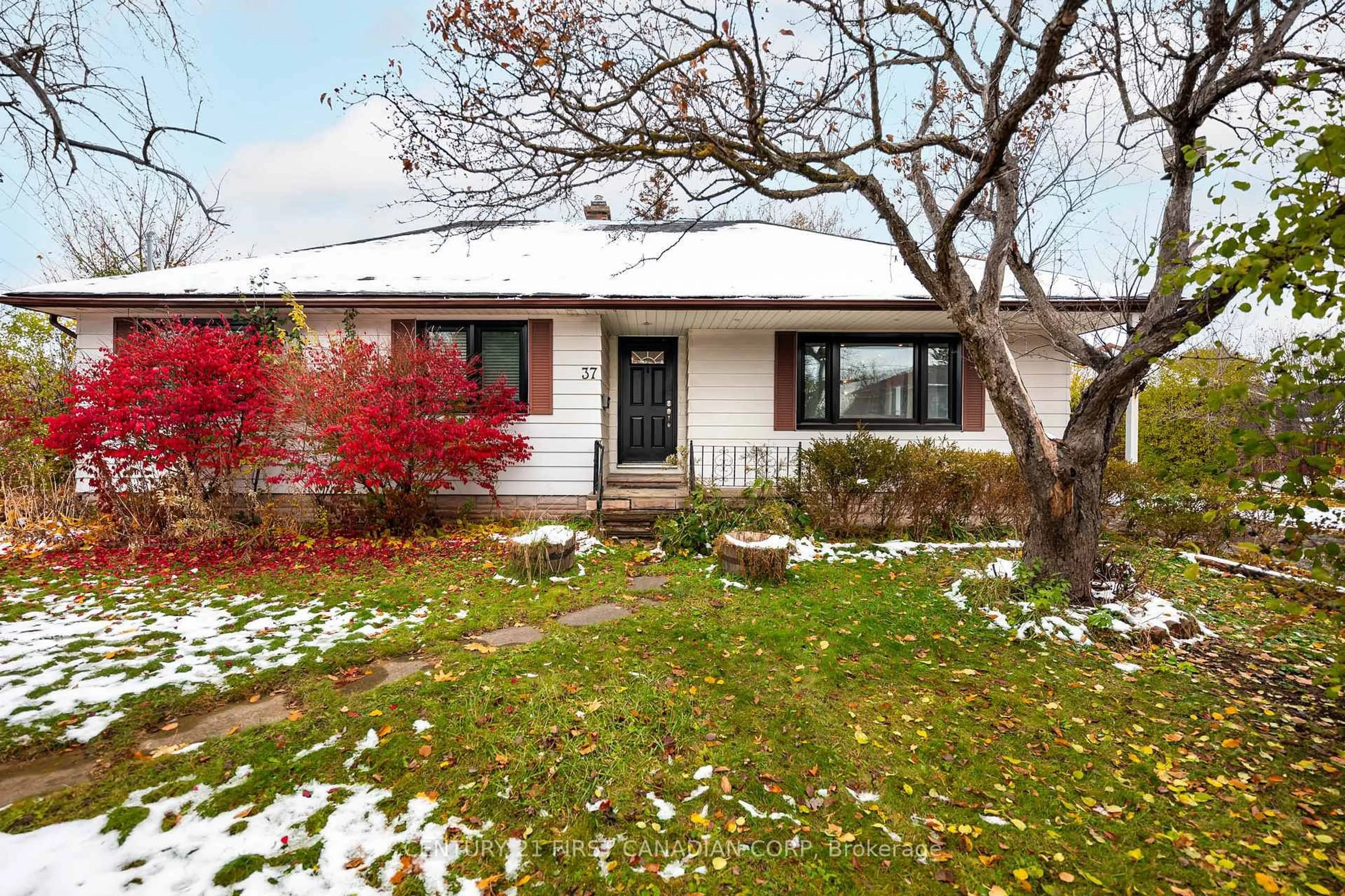 Home with vinyl exterior material, street for 37 Mclaughlin Rd, Brampton Ontario L6X 1Y9