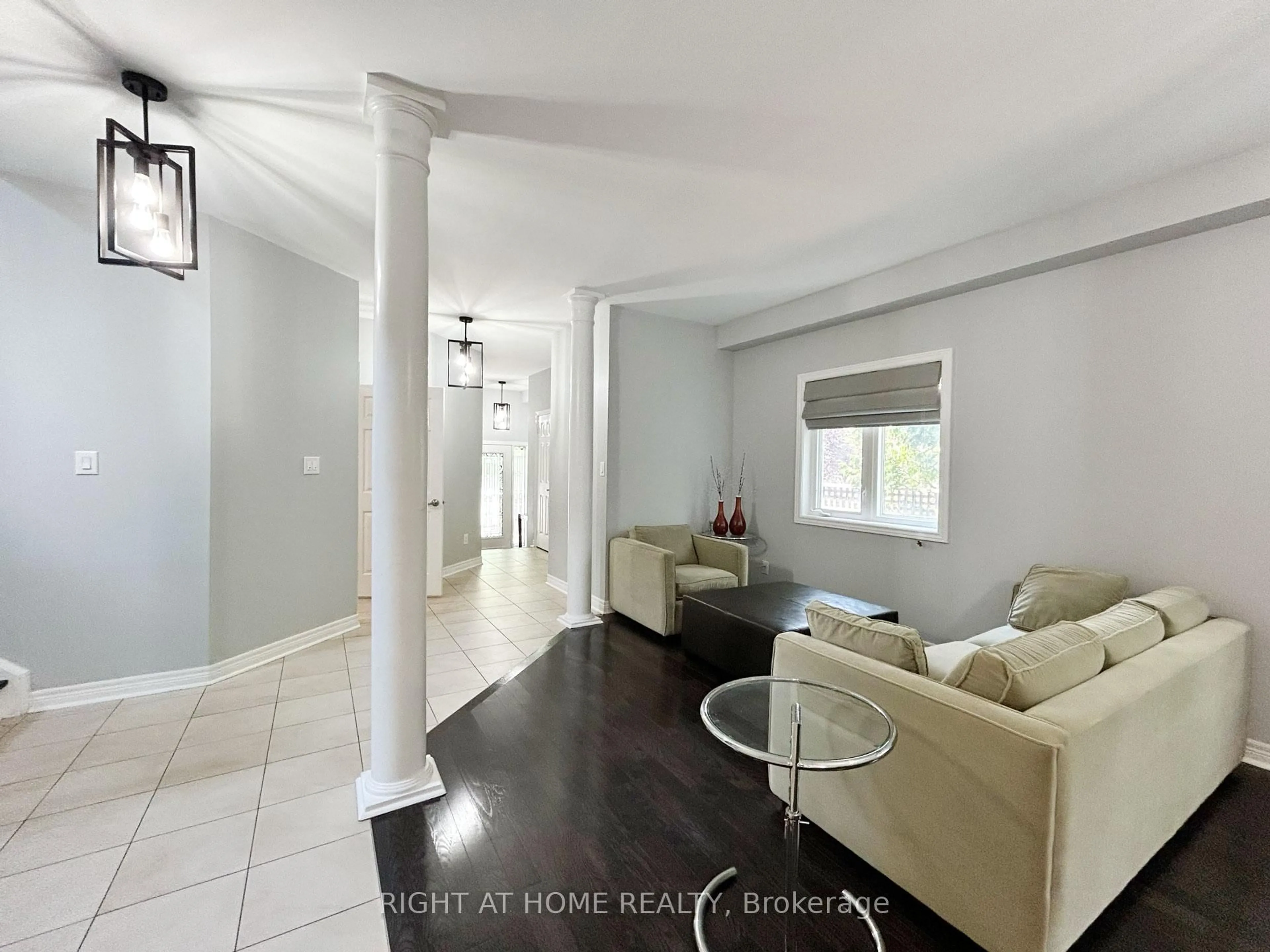 Living room with furniture, unknown for 5515 Doctor Peddle Cres, Mississauga Ontario L5M 0K6