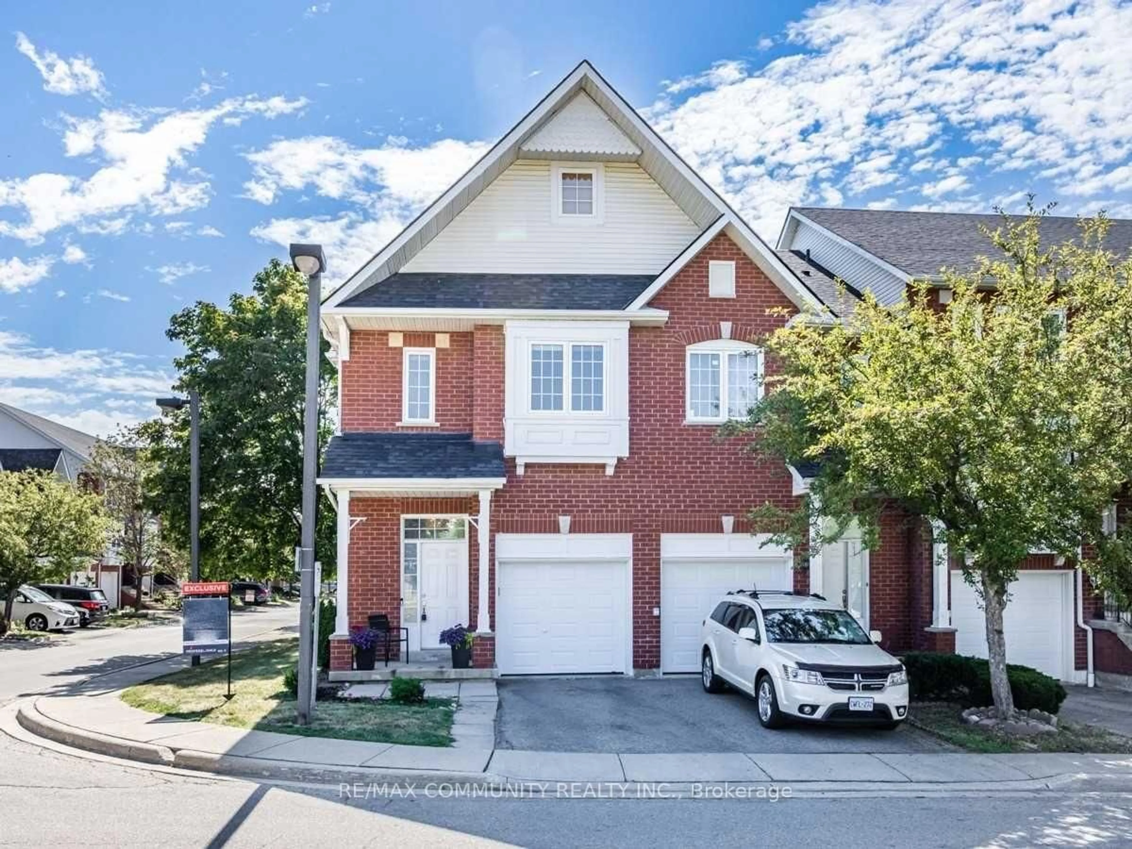 Home with brick exterior material, street for 1588 South Parade Crt #49, Mississauga Ontario L5M 6E7