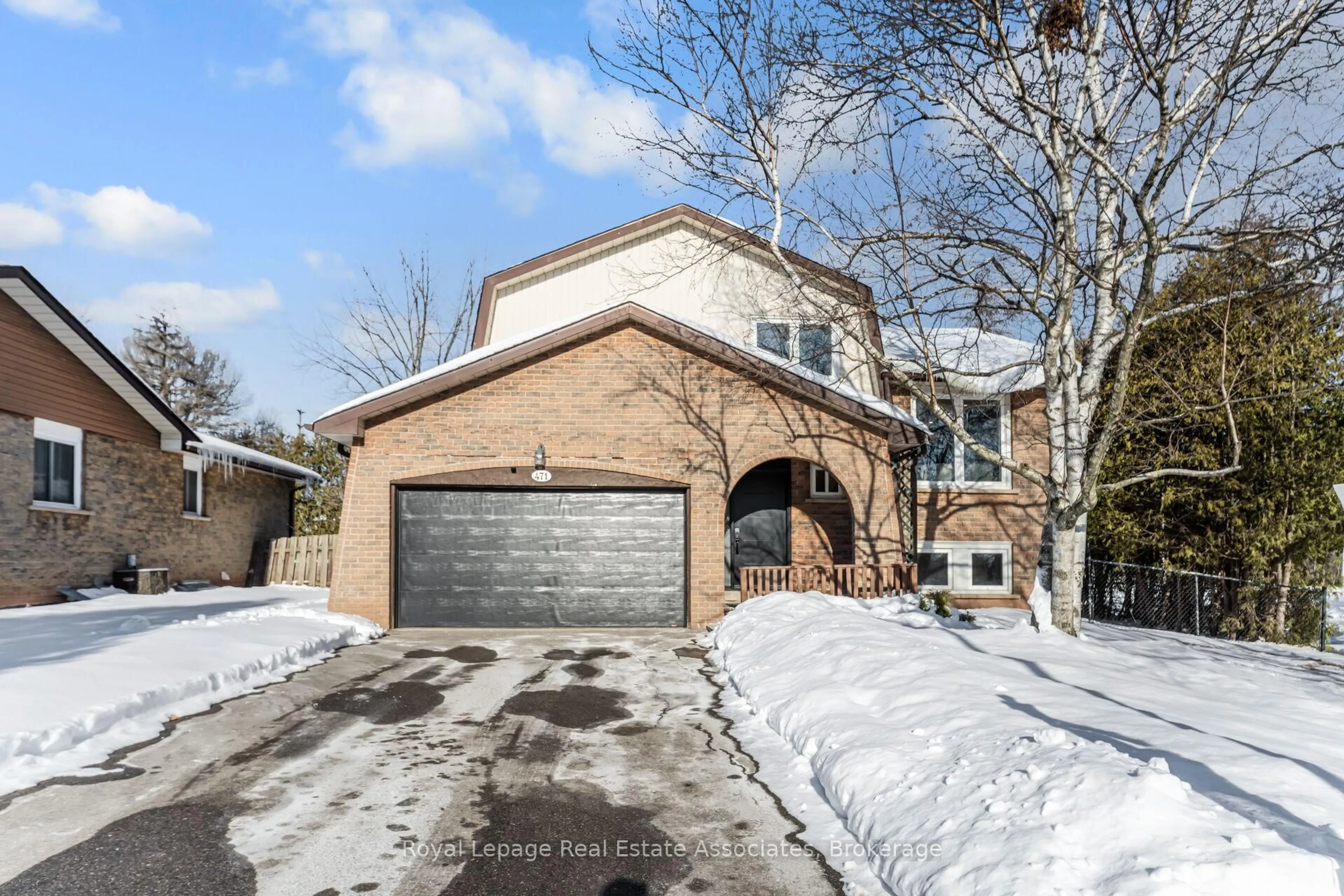 Home with brick exterior material, street for 471 Valhalla Crt, Oakville Ontario L6L 5M5