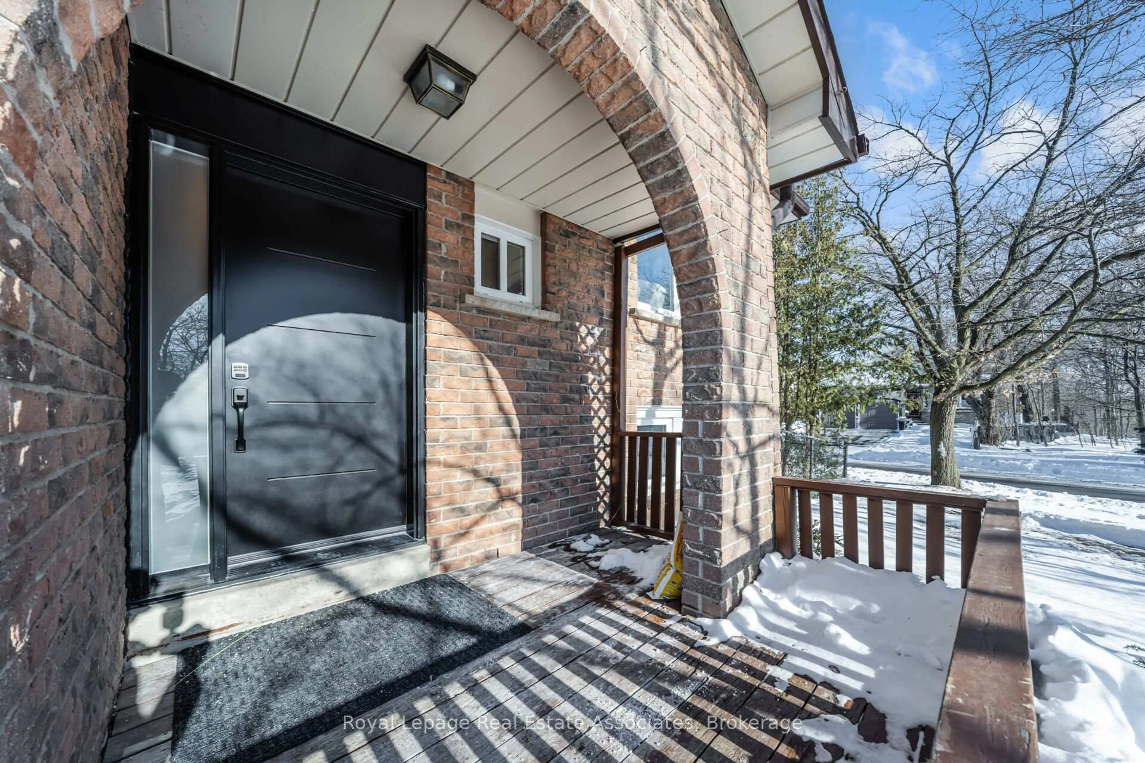 Unknown for 471 Valhalla Crt, Oakville Ontario L6L 5M5
