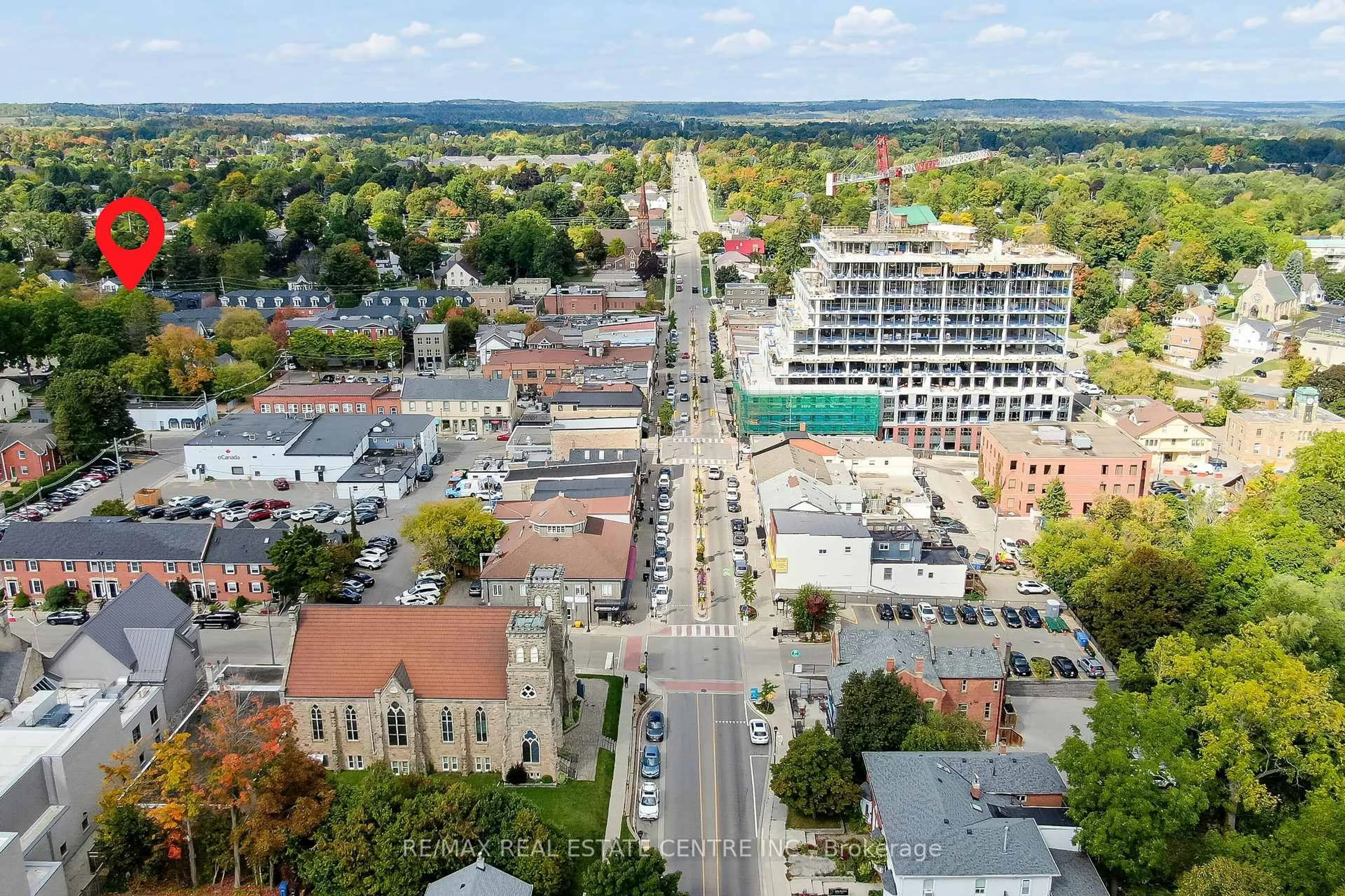 A pic from outside/outdoor area/front of a property/back of a property/a pic from drone, street for 19 James St, Halton Hills Ontario L7G 2H2