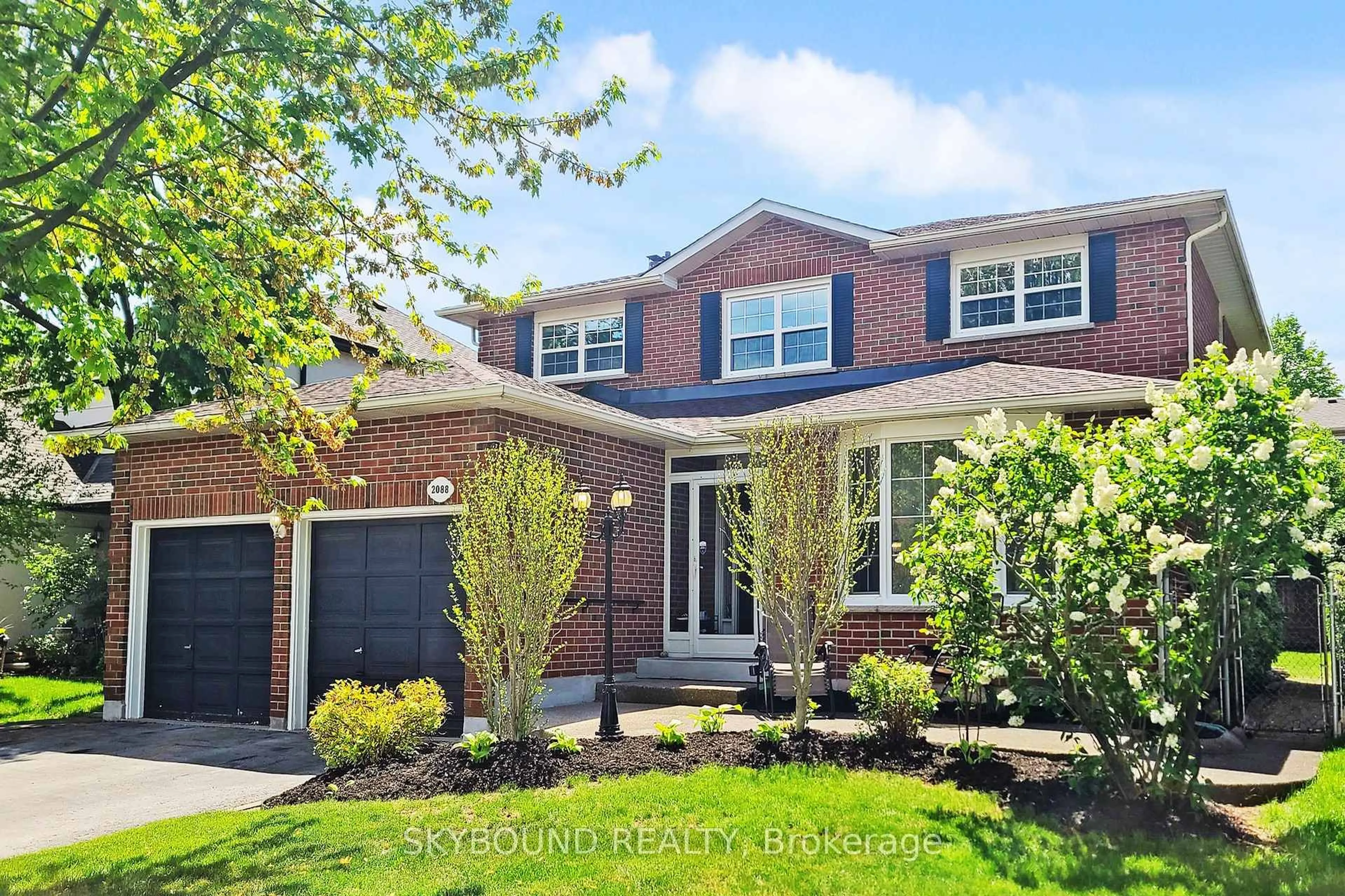 Home with brick exterior material, street for 2088 Madden Blvd, Oakville Ontario L6H 3L6