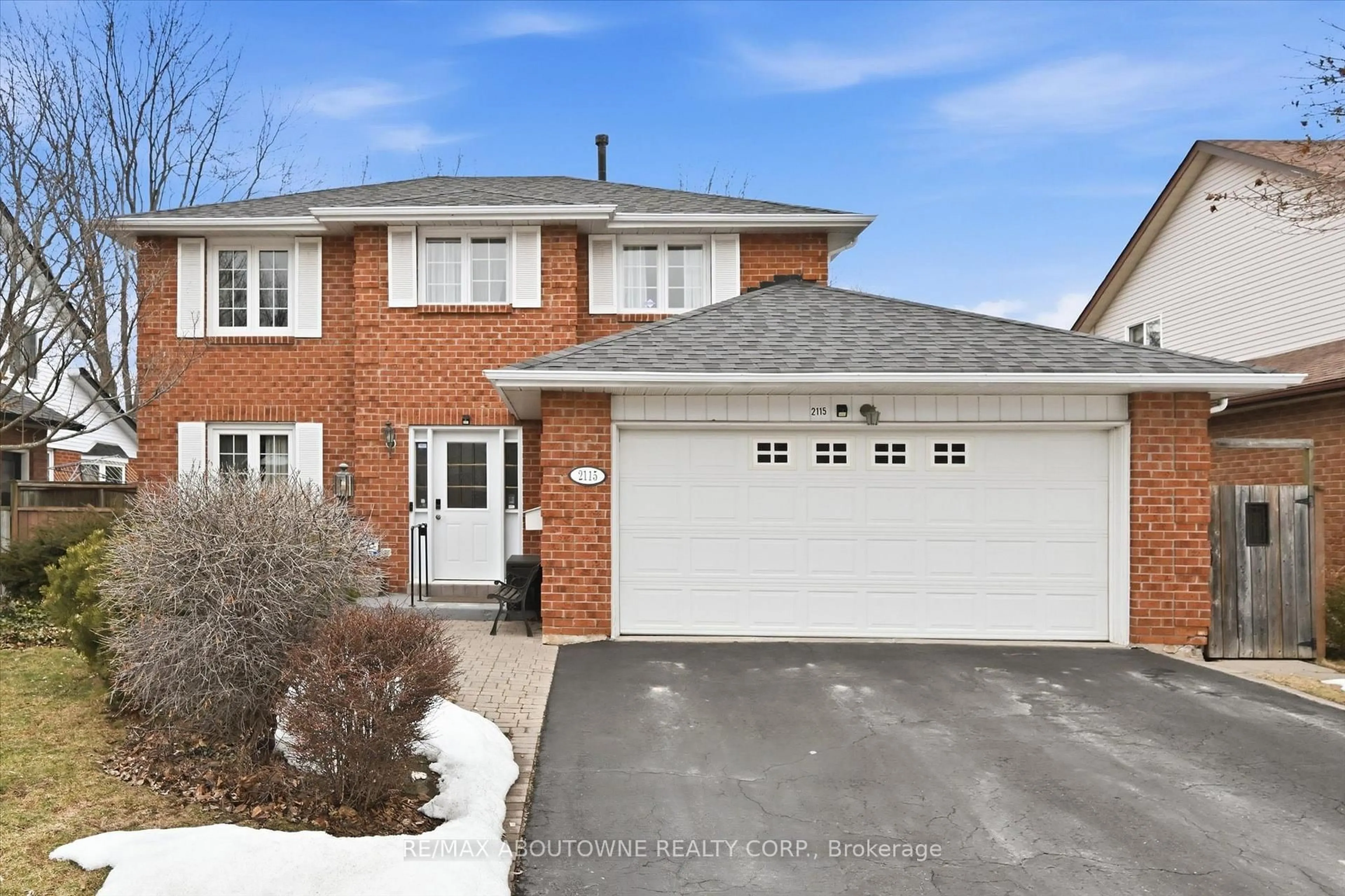 Home with brick exterior material, street for 2115 Upland Dr, Burlington Ontario L7M 2Z2