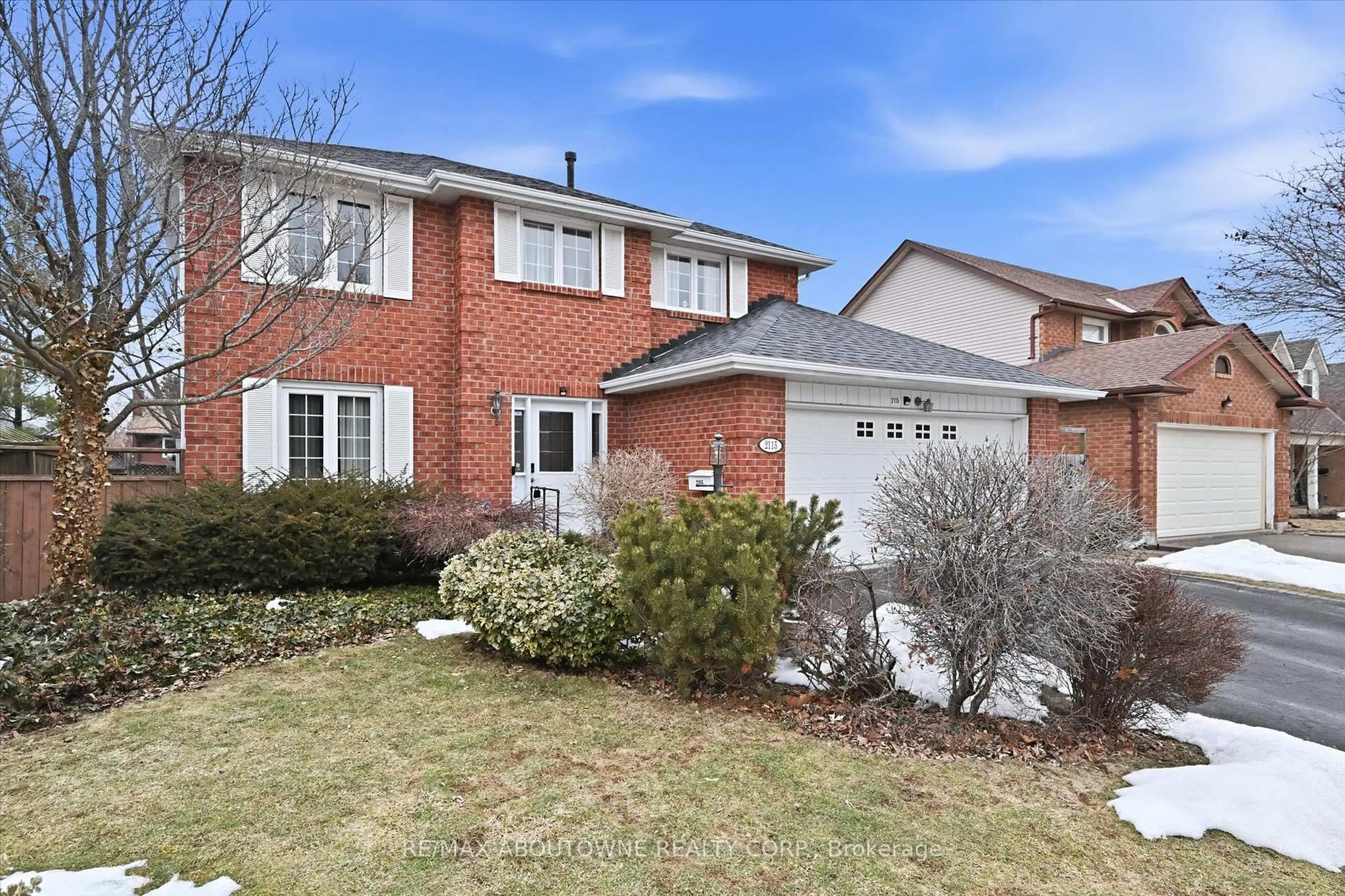 Home with brick exterior material, street for 2115 Upland Dr, Burlington Ontario L7M 2Z2