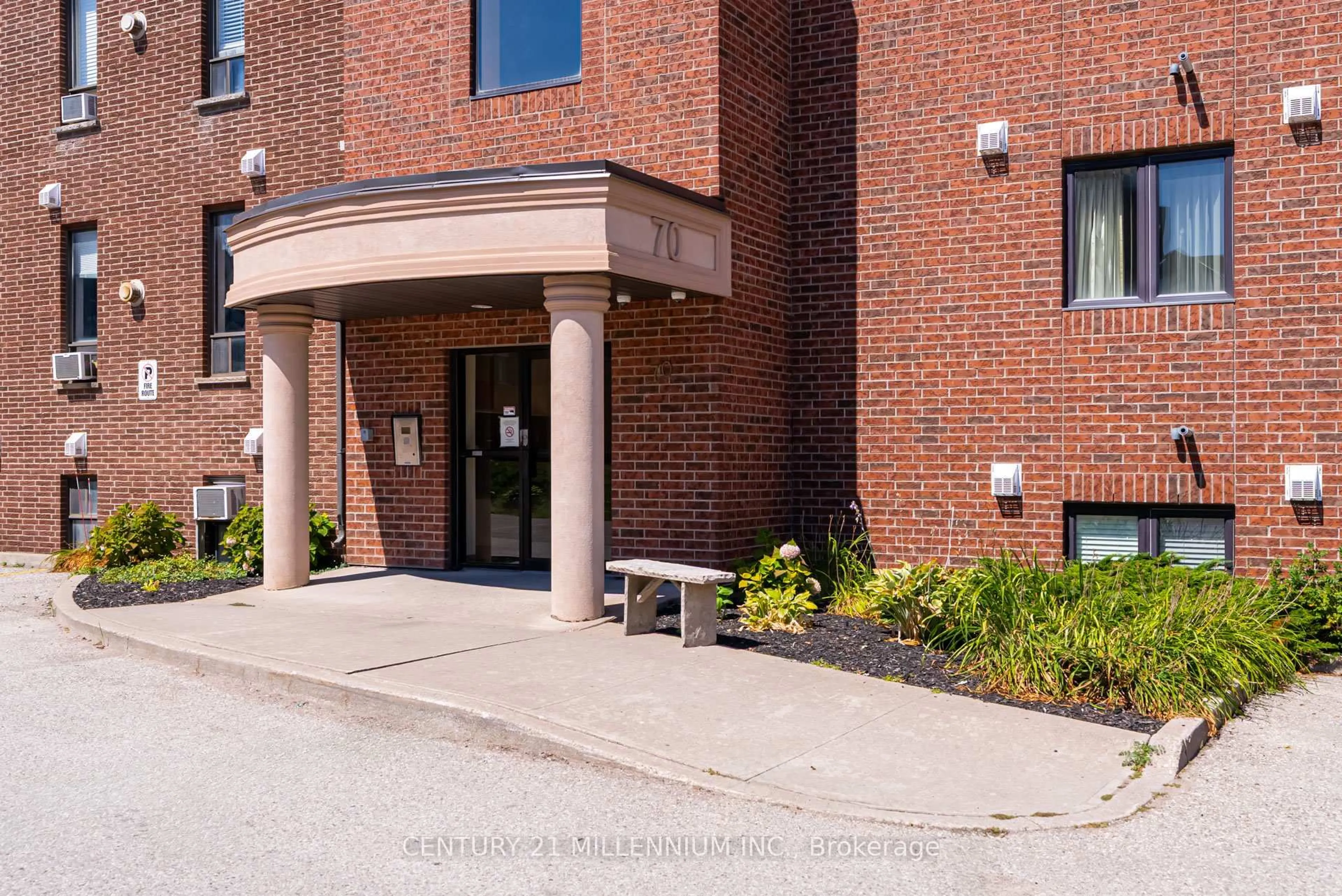 Indoor foyer for 70 First St #206, Orangeville Ontario L9W 2E5